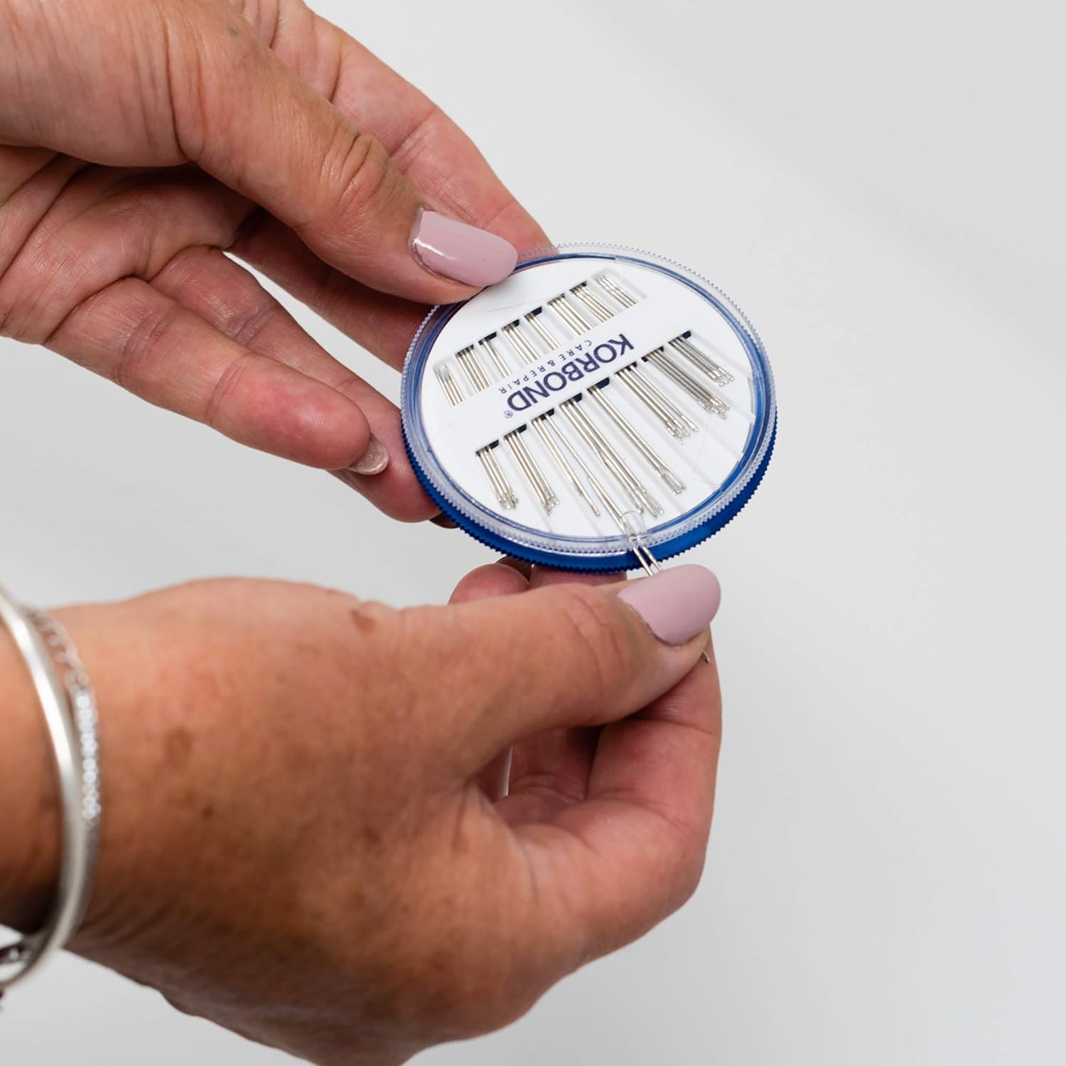30 Piece Needle Compact Set