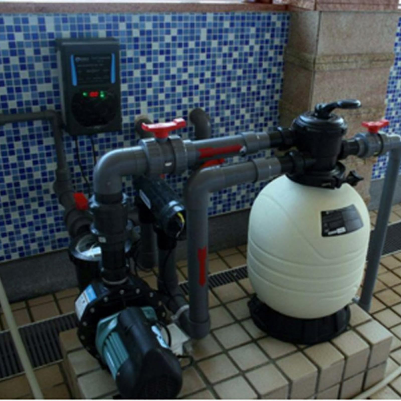 Generator soli do basenów – niezawodny system chlorowania słonej wody do czystych i bezpiecznych basenów