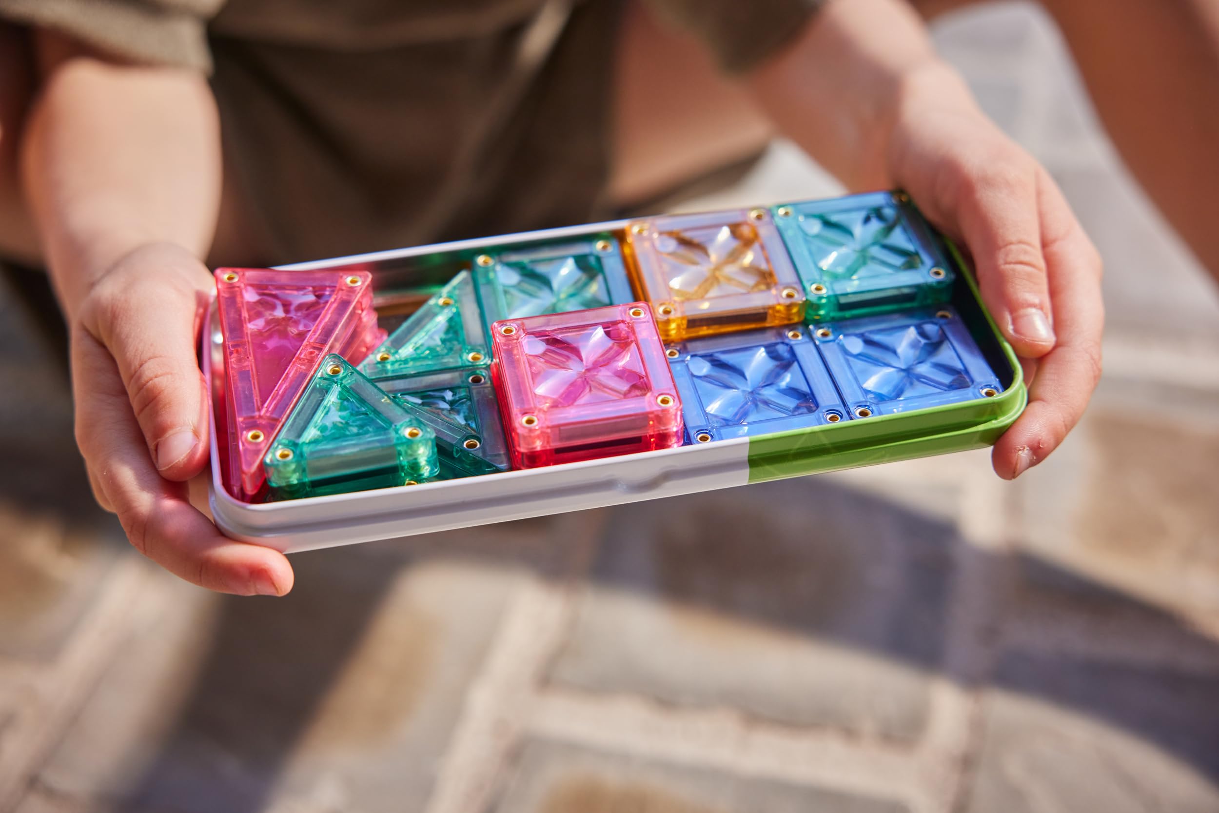 Mini Tiles Pack 28 Teile, kompaktes Design für unterwegs to Go, inklusive Aufbewahrungsbox, langlebiges Magnetspielzeug, Mint, erweiterbare Sets, für Kinder ab +3 Jahren (Pastellfarben)