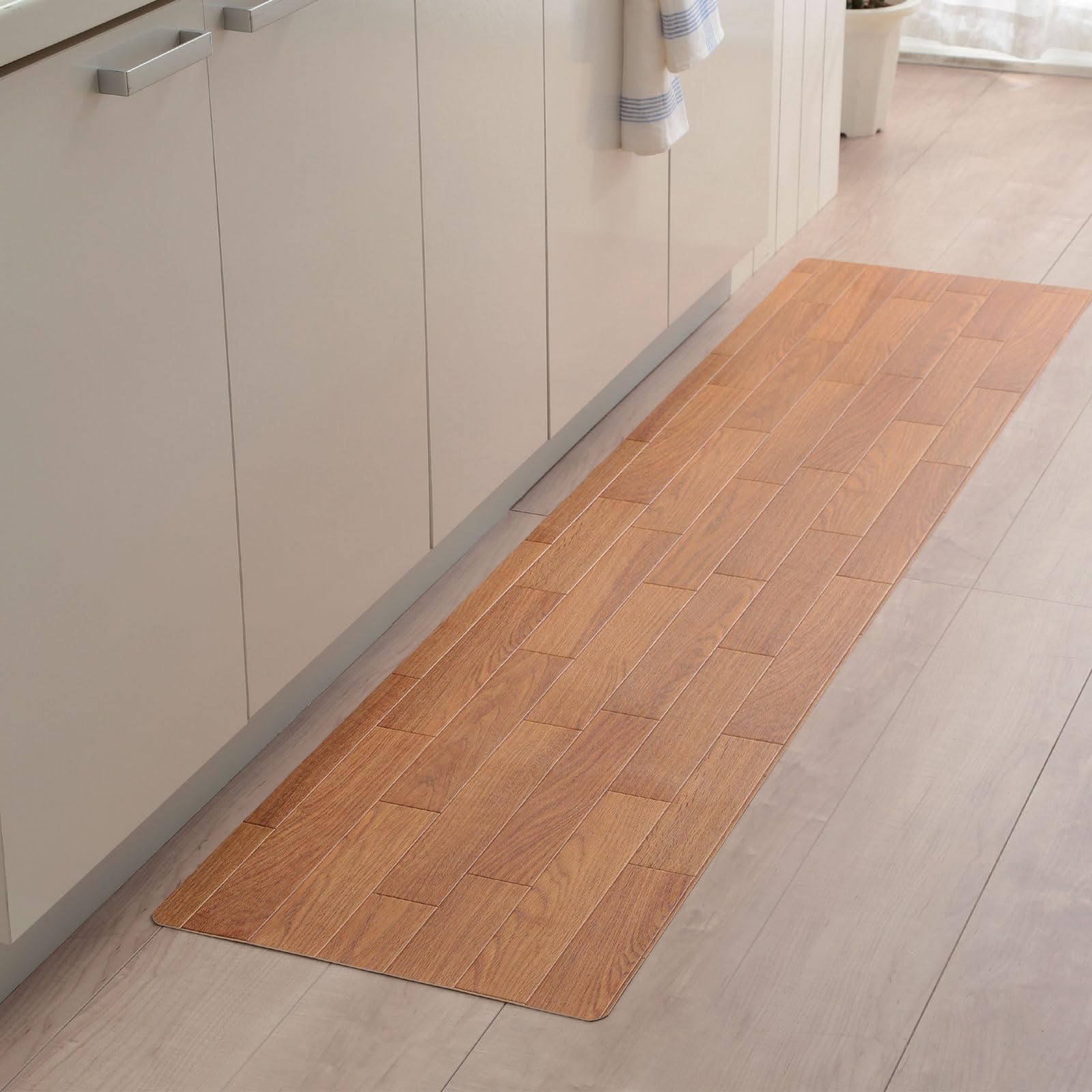 トップ産業(Top-sangyo) キッチンマット 防炎 木目調 クッションフロアマット ブラウン 40×180㎝ 日本製 すべり止めシート付き おしゃれ 長持ち 丈夫 フローリング 抗菌 抗ウイルス 防カビ 防炎 256679
