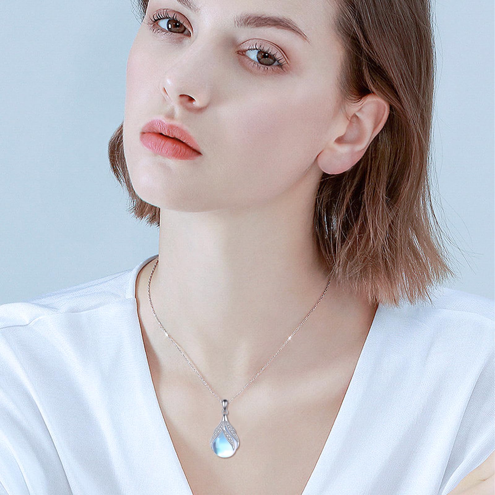 YAFEINI Tropfen/Herz Mondstein Kette für Damen Sterling Silber Filigrane Anhänger Halskette Blauer Edelstein Schmuck Geschenke für Mutter Ehefrau Tochter