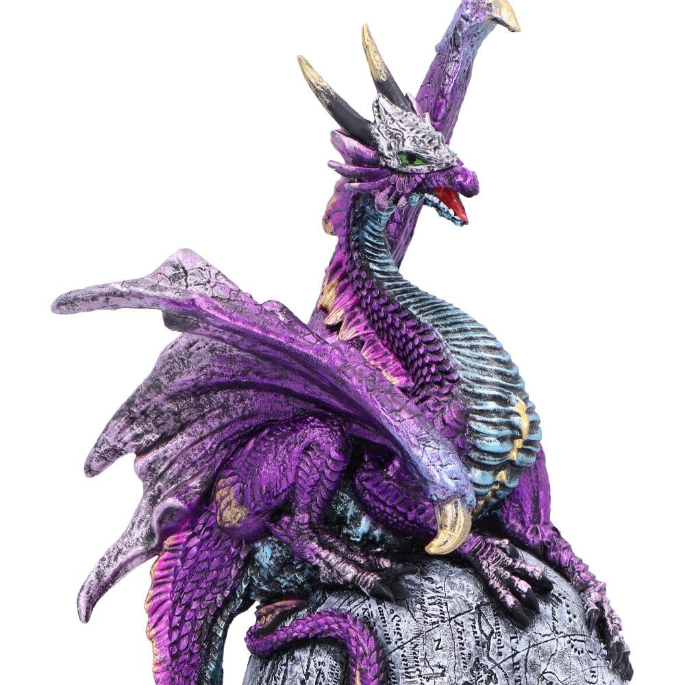 Nemesis Now Drachenstatue aus Kunstharz – handbemalte Drachenfigur auf metallischem Totenkopf und Buch – Geschenke und Dekoration für Fantasy-Liebhaber – Titans Reign