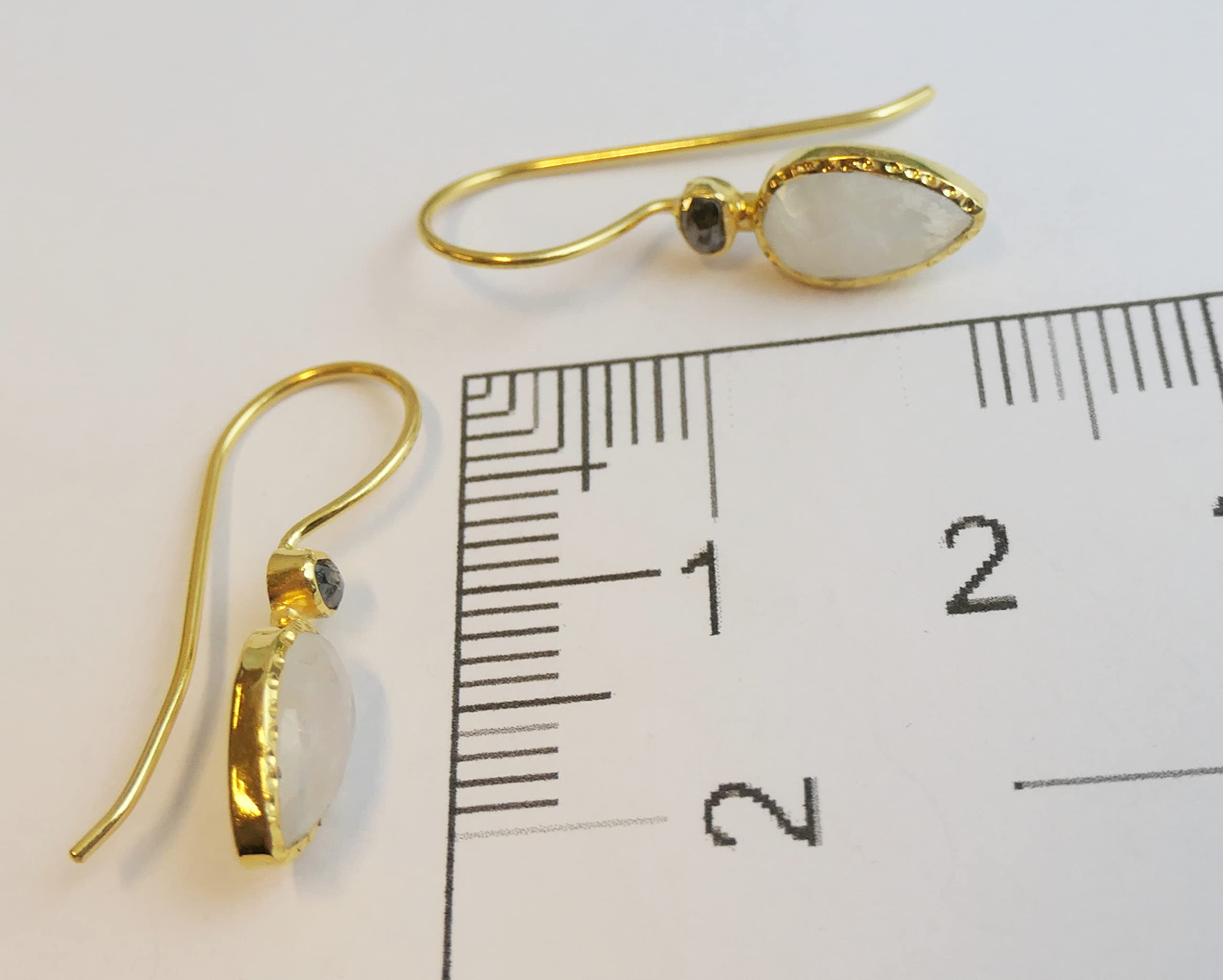 Pendientes de plata de ley con piedra de luna y diamantes chapados en oro