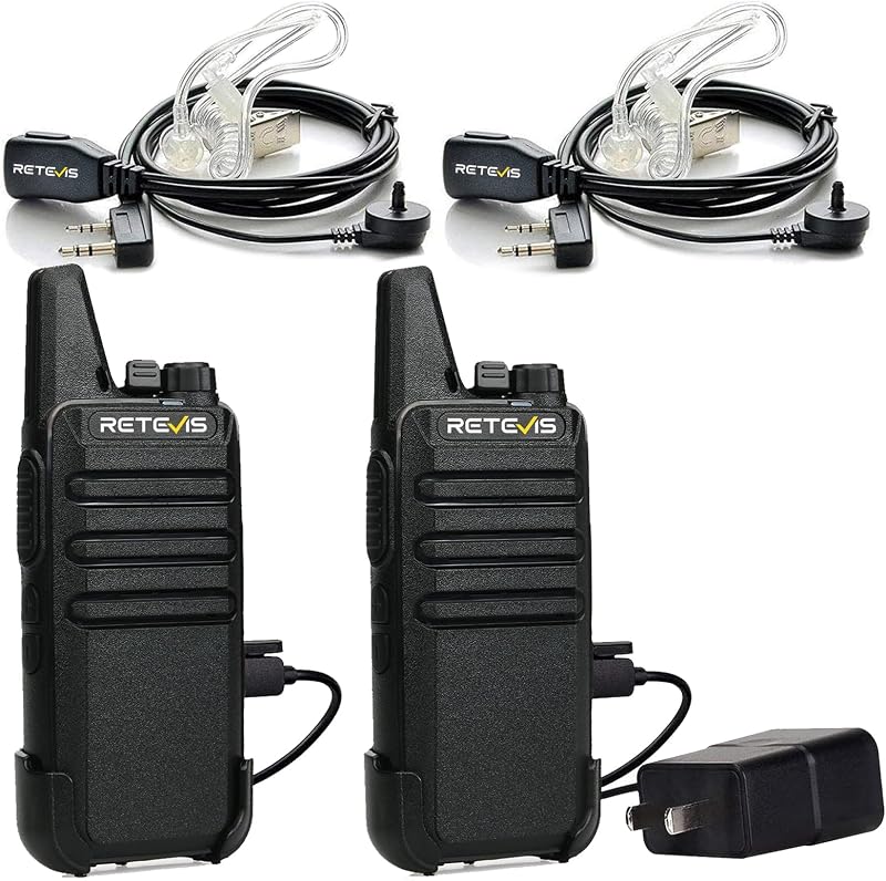 Walkie Talkies RT22 de largo alcance recargable con auricular (paquete de 2) | Radio bidireccional delgada y liviana para acampar y hacer caminatas, antena de bolsillo, lista para usar, batería de 10 horas, carga USB-C