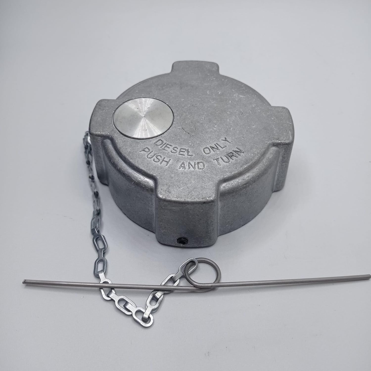 MP MASS PARTS HEAVY TRUCK & TRACTOR 03-37017-00 Diesel Fuel Cap Non-Locking Non-Vented 1/4 Turn & Chain Replacement