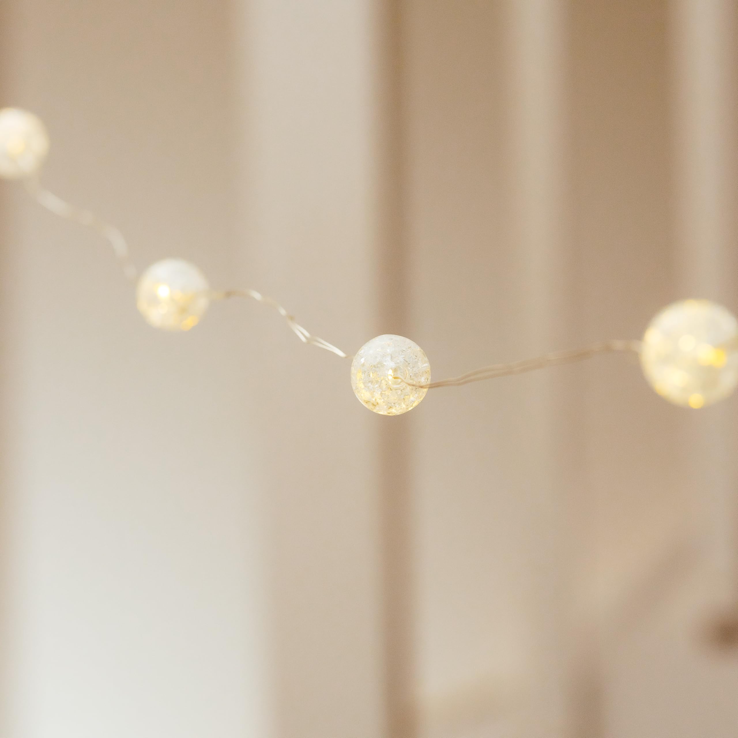 15 LED Cracked Ball String Lights - Warm White - Battery Powered Indoor Decorative Light for Christmas, Parties, Bedroom, Living Room, Weddings - 256cm Length