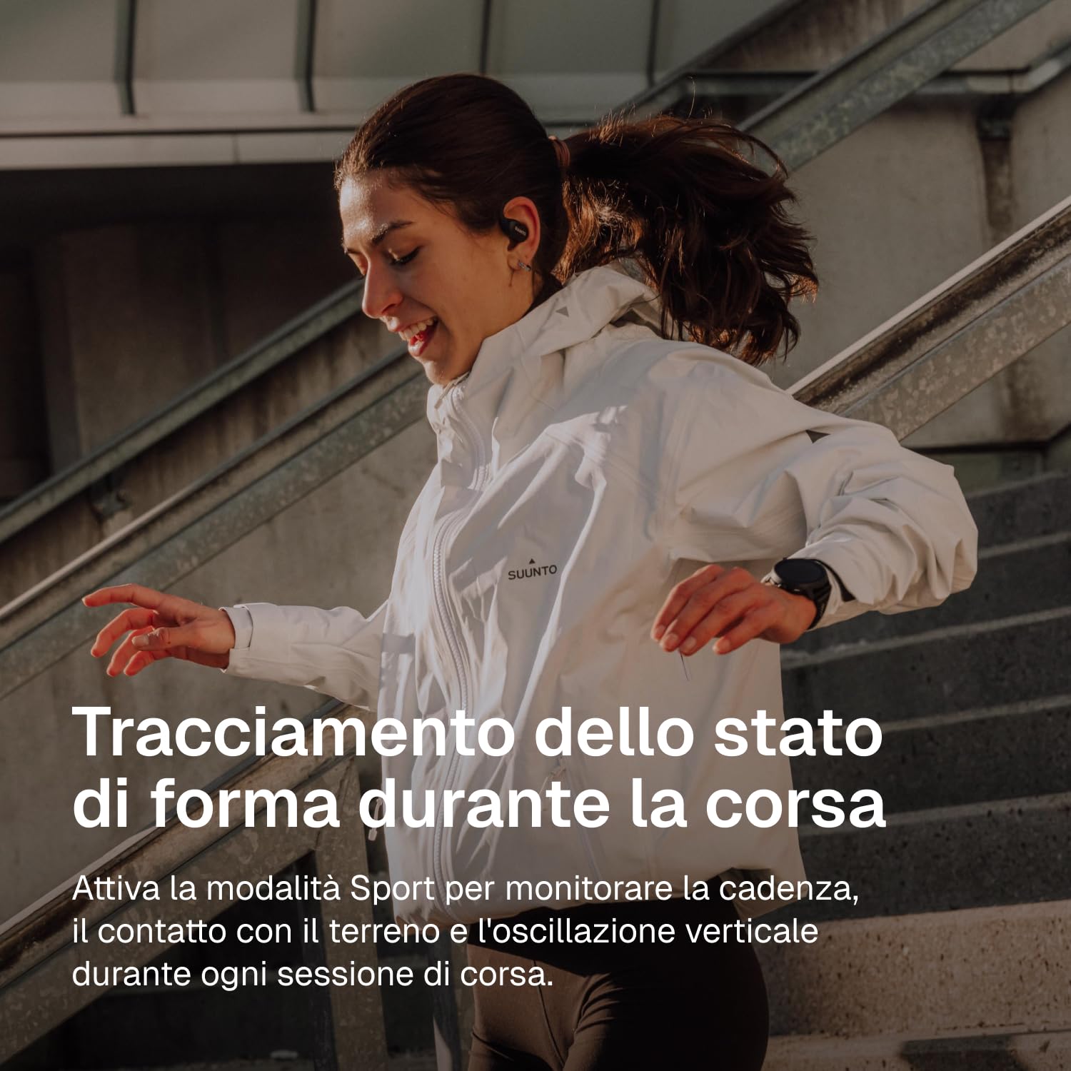 SUUNTO Spark Cuffie Open-Ear, Cuffie a Conduzione Aerea con Rilevamento Intelligente del Movimento, Feedback Audio Sulle Prestazioni, Resistente al Sudore IP55, 36 Ore con Custodia di Ricarica