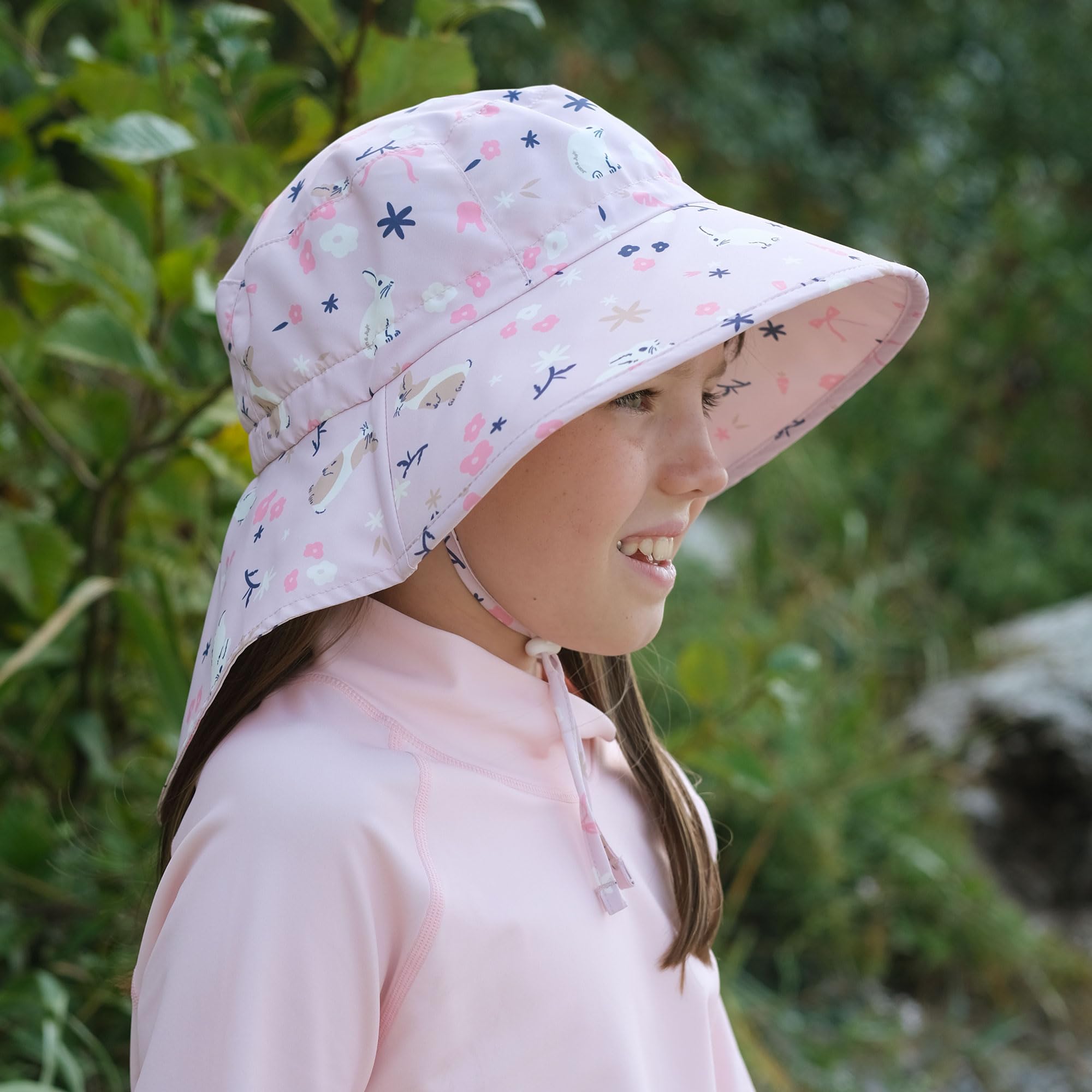 Jan & Jul Chapeau de soleil à séchage rapide pour filles avec protection du cou pour la natation, chapeau de plage pour tout-petits et enfants (L: 2-5 ans, lapin et fleurs)