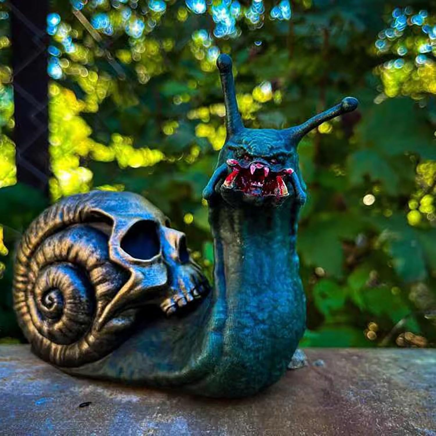 Skull Snail, Gothic Home Decor Resin Crafts, Outdoor Garden Yard Decoration, Skull Art Sculpture Ornament for Patio Lawn Office (3pcs)