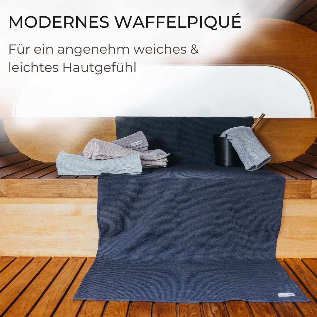 BADESOFA® Badetuch groß 100x200 cm aus Baumwolle – Schnelltrocknendes Sauna-Handtuch in modernem Waffelpiqué – Weich & leicht auf der Haut – Großes Saunatuch in Perlmutt