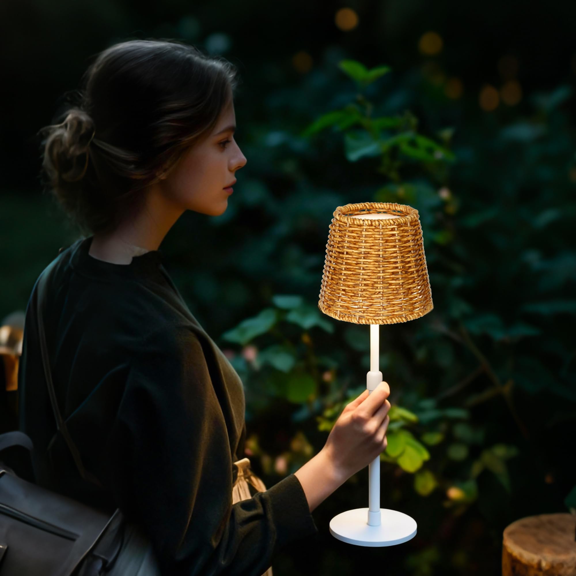 Mr.White Lampe de table d'extérieur étanche rechargeable sans fil avec abat-jour en osier, lampe de table à piles 5200 mAh avec poteau télescopique, pour terrasse, restaurant, cuisine (blanc)