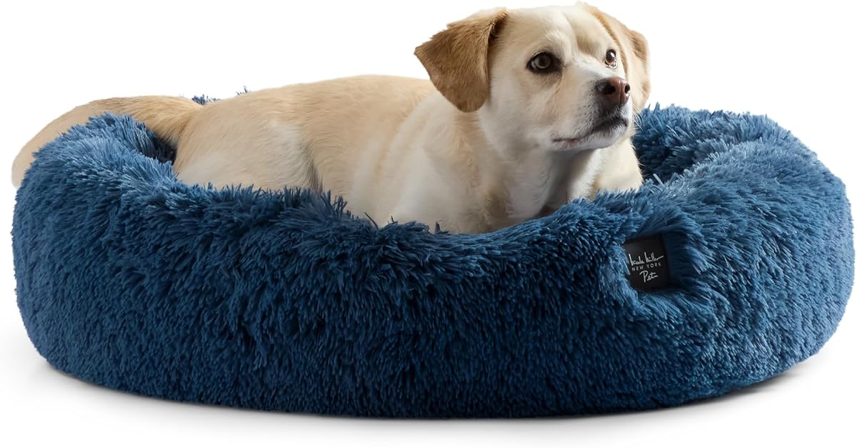 Nicole Miller NEW YORK PET Ellie Fuzzy Solid Donut Cama para mascotas, felpa, acogedora y relajante, parte inferior antideslizante, 100% lavable a máquina, azul, pequeña, redonda de 24 x 24 x 7 pulgadas