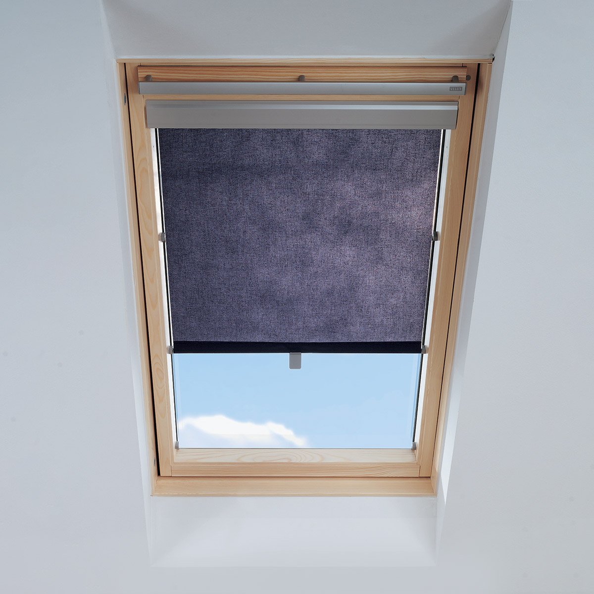 Itzala Store Enrouleur pour VELUX, MK04|MK06|MK08|M04|M06|M08, Bleu Foncé | Tamisage de la lumière, trois positions différentes