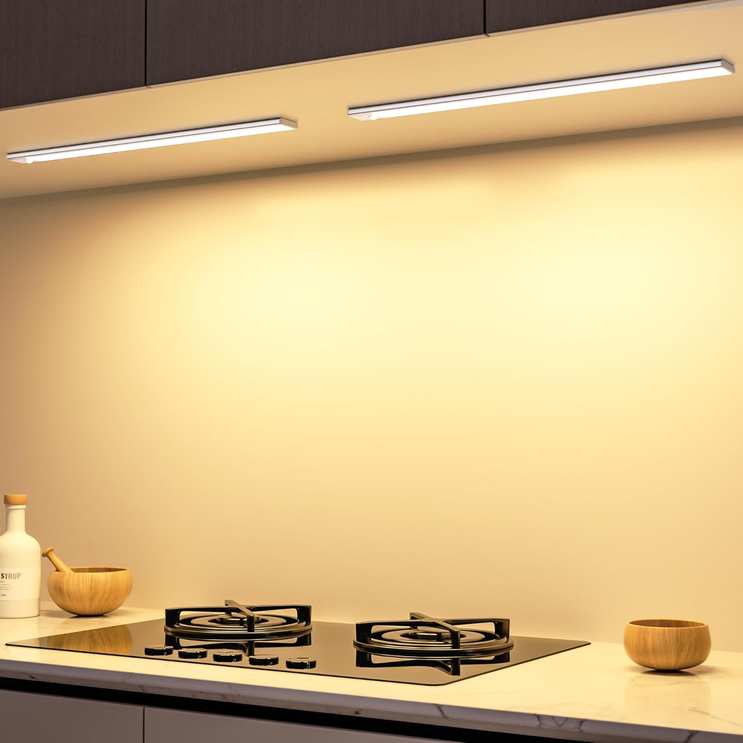 Luce Armadio LED, Armadio Led con Sensore di Movimento, USB Ricaricabile Magnetica Lampada, Dimmerabile Luce Led Sottopensile per Cucina Scale Corridoio Bagno Garage