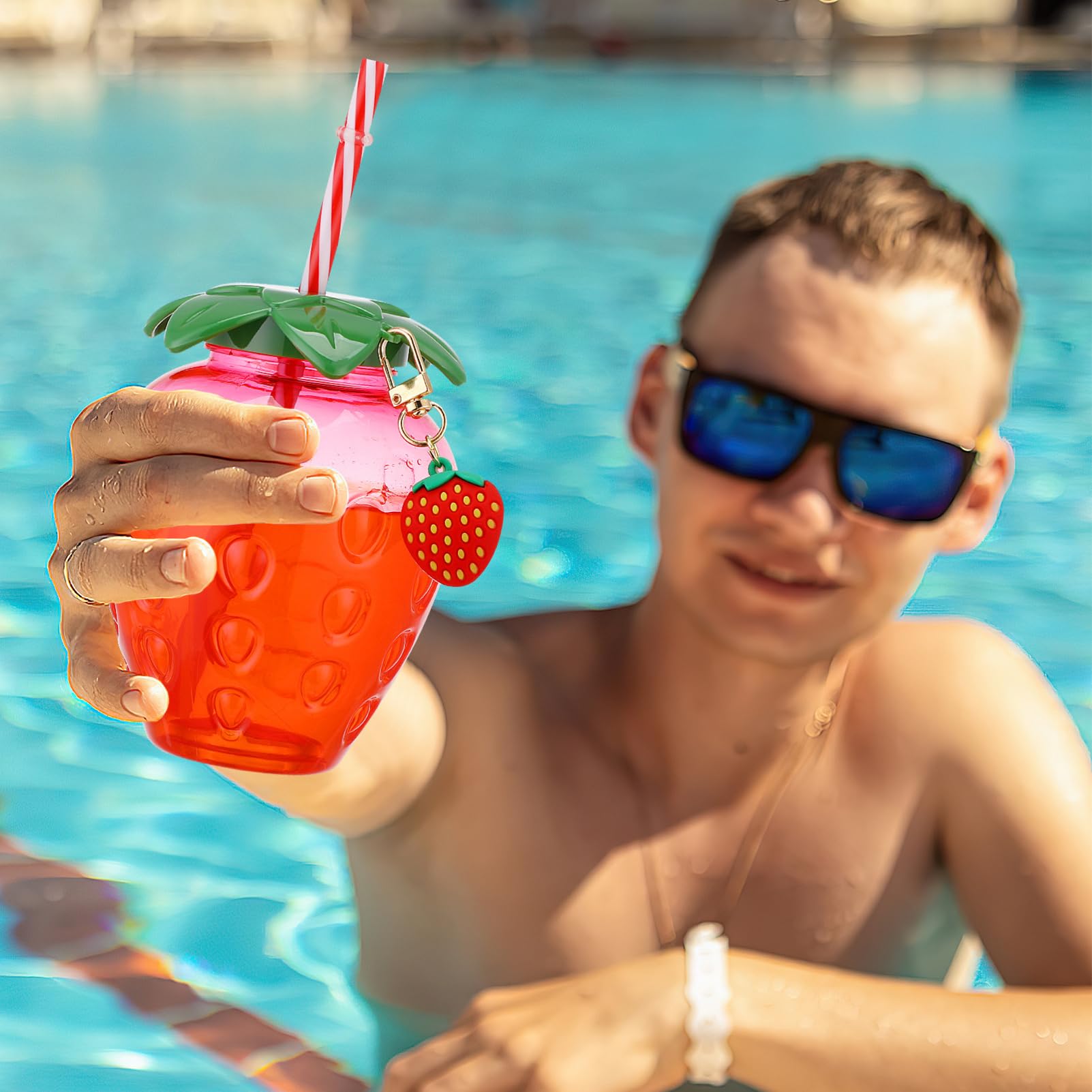 SEWACC 4 bicchieri a forma di fragola con coperchi e cannucce