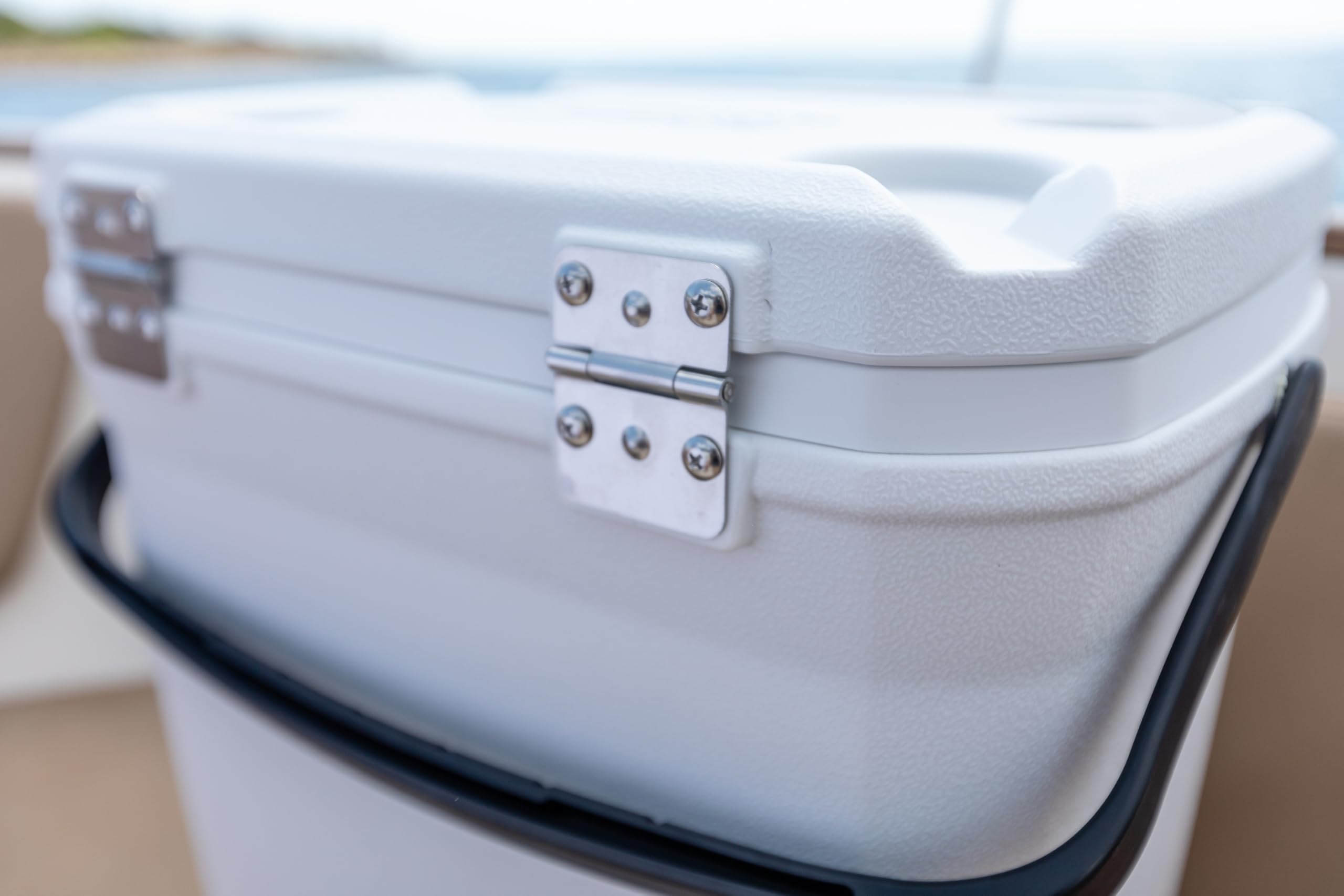 Coleman Nevera Marine Xtreme 28QT | 26 L Caja de Hielo pequeña de Alto Rendimiento | Aislamiento Completo de Espuma de PU | se Mantiene Fresco Durante 3 días | Caja termica portátil con protección UV