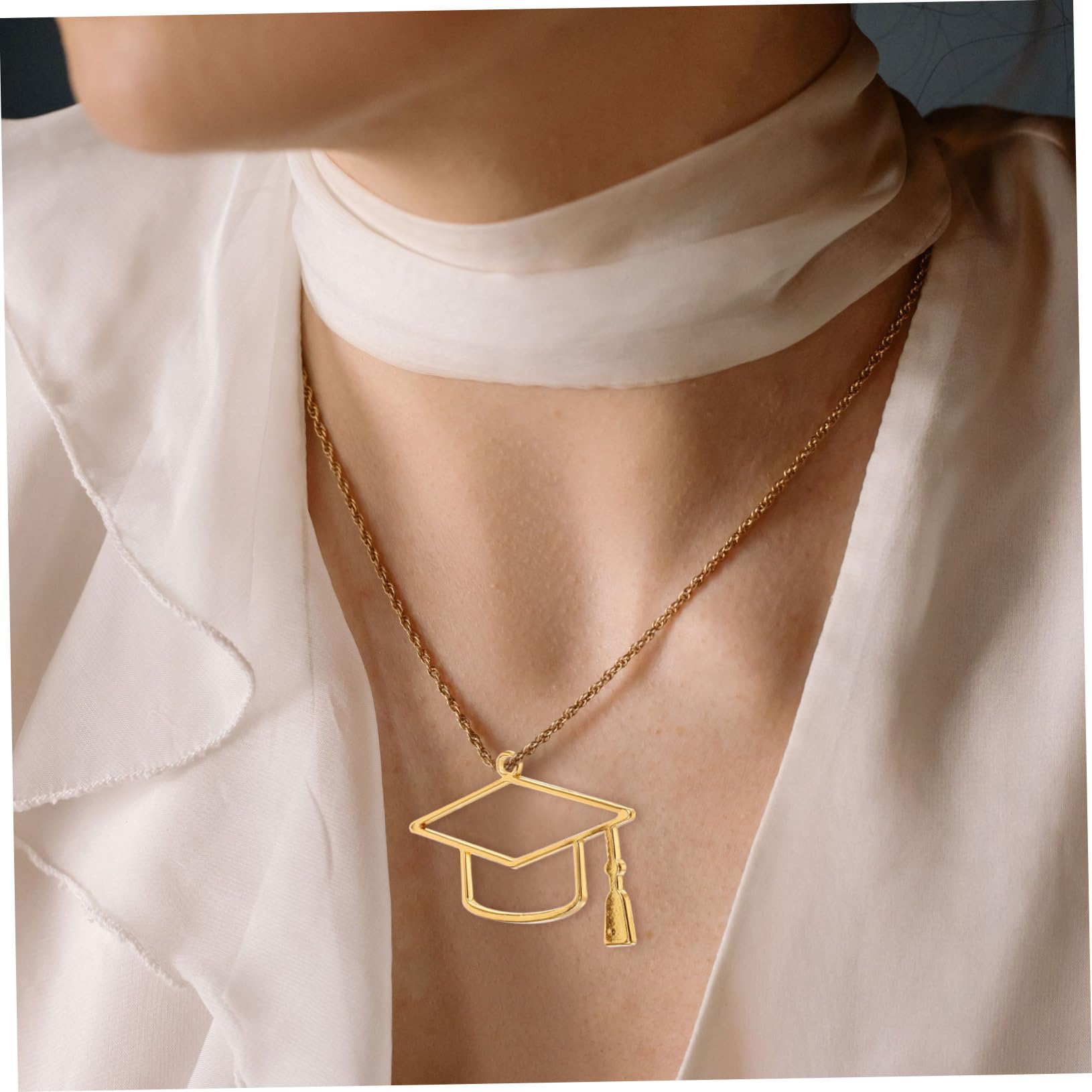 ARTIBETTER 5 Series Accesorios Para Birrete De Graduación Amuletos De Tapa De Graduación Encantos De Graduación Amuletos Para Hacer Joyas Gorro De Graduación Golden Aleación 10 Piezas X 5