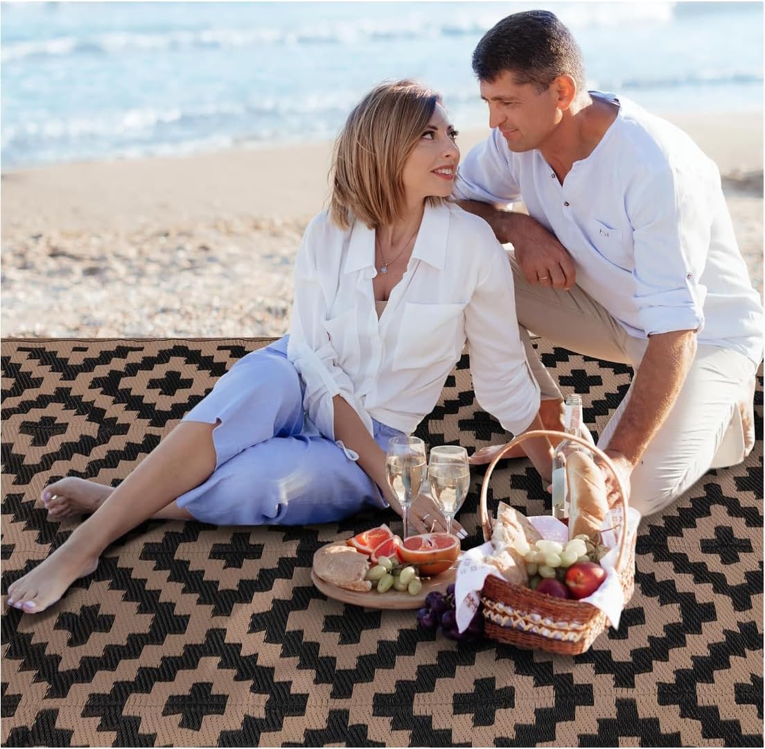 Outdoor Rugs, Outdoor Plastic Straw Rug, Reversible Waterproof Carpet for Camping, Poolside, Garden, BBQ Area, Gazebo Flooring, RV Park & Beach, Square Pattern, Black & Brown, 5'x8'