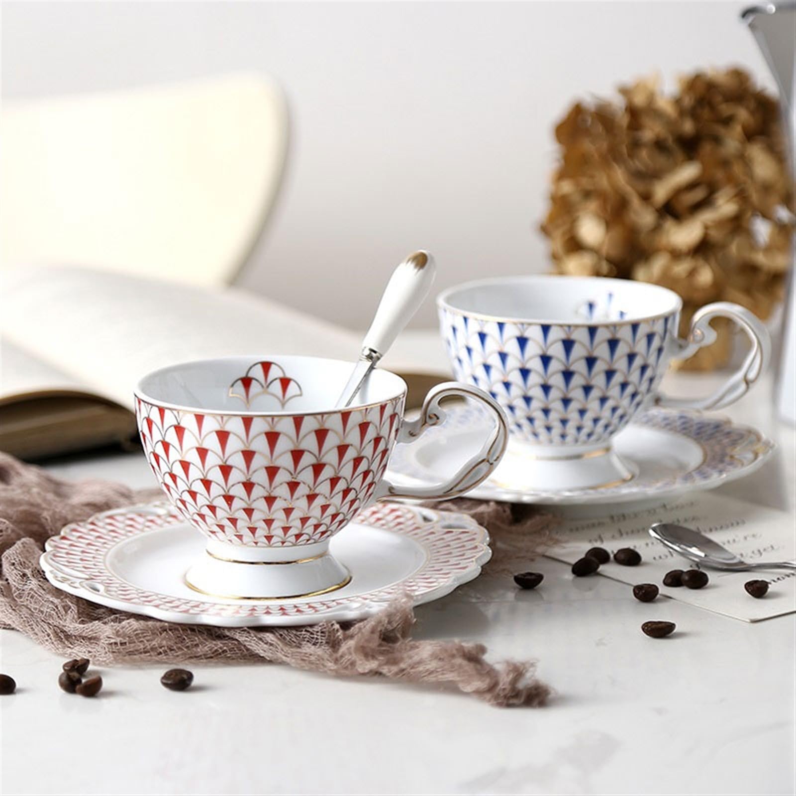 Tasse Tasses Tasse à café en céramique de luxe européenne, ensemble soucoupes thé l'après-midi avec cuillère, tasses noires bords dorés(Red)