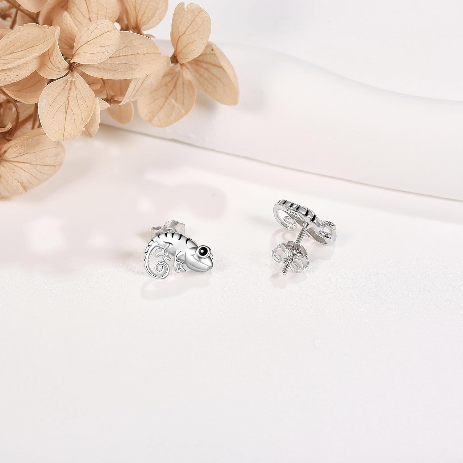 YAFEINI Chameleon Earrings 925 Sterling Silver Chameleon Animal Studs Jeweley Gifts for Women