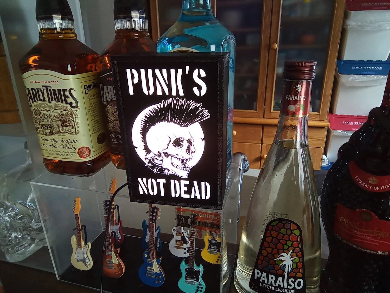 Amazon.co.jp: PUNK`S NOT DEAD パンクロック パンクス デスクトップ