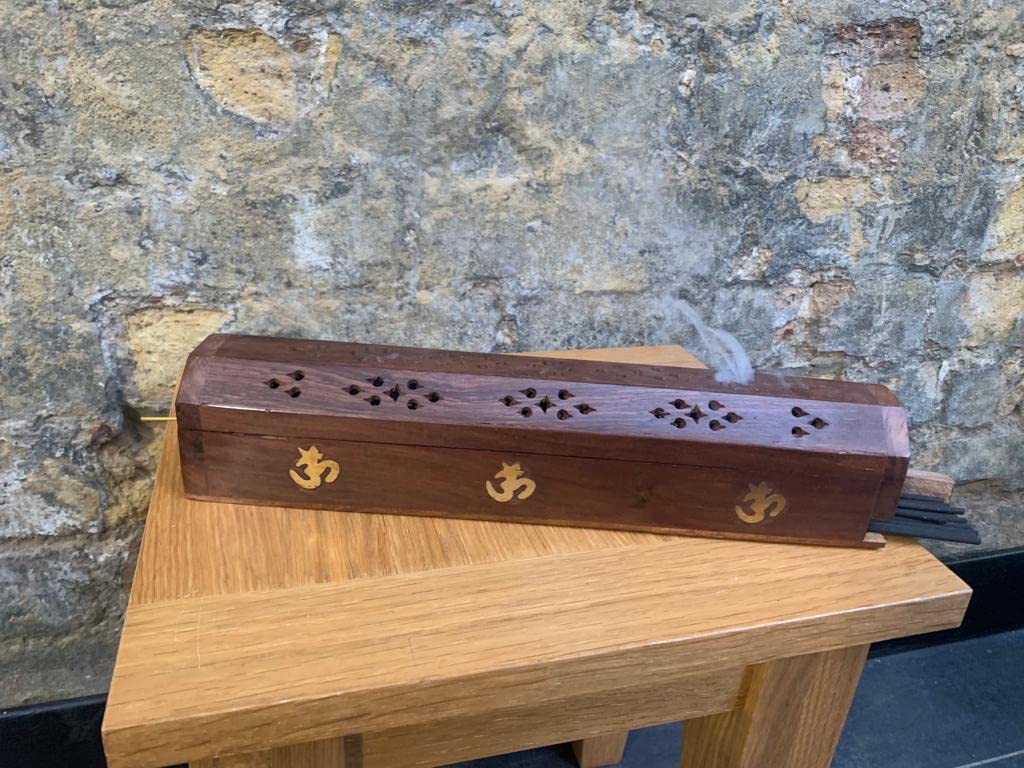 Stylla LondonWooden Incense Holder, Cone Burner - Handmade Ash Catcher for Indian Incense Sticks, Natural Wood Burner for Aromatherapy & Meditation - Om/Aum