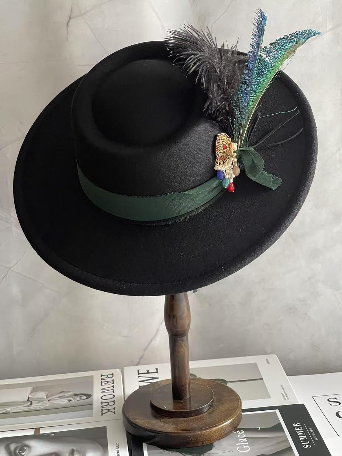 Women Vintage Wide Brim Warm Wool Fedora Hat with Peacock- Belt Wide Brim Hat Felt Designer Hats for Party Wedding 2025