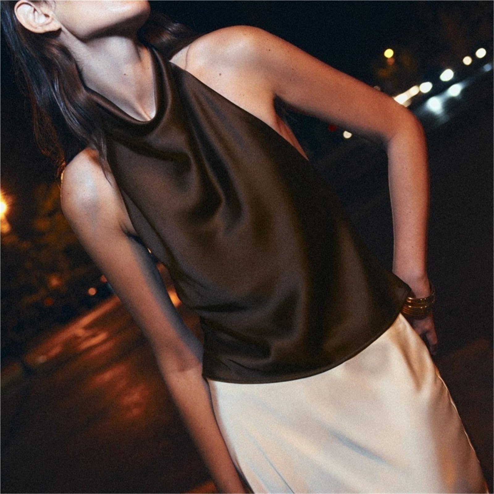 Top Corto con Cuello Halter y Espalda Descubierta Slip de satén