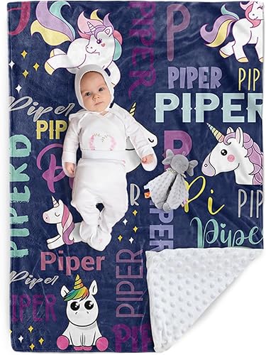 Miniatura 9 de Manta de bebé personalizada, diseño de unicornios con nombre multifuente, manta de franela de felpa suave personalizada con respaldo punteado de