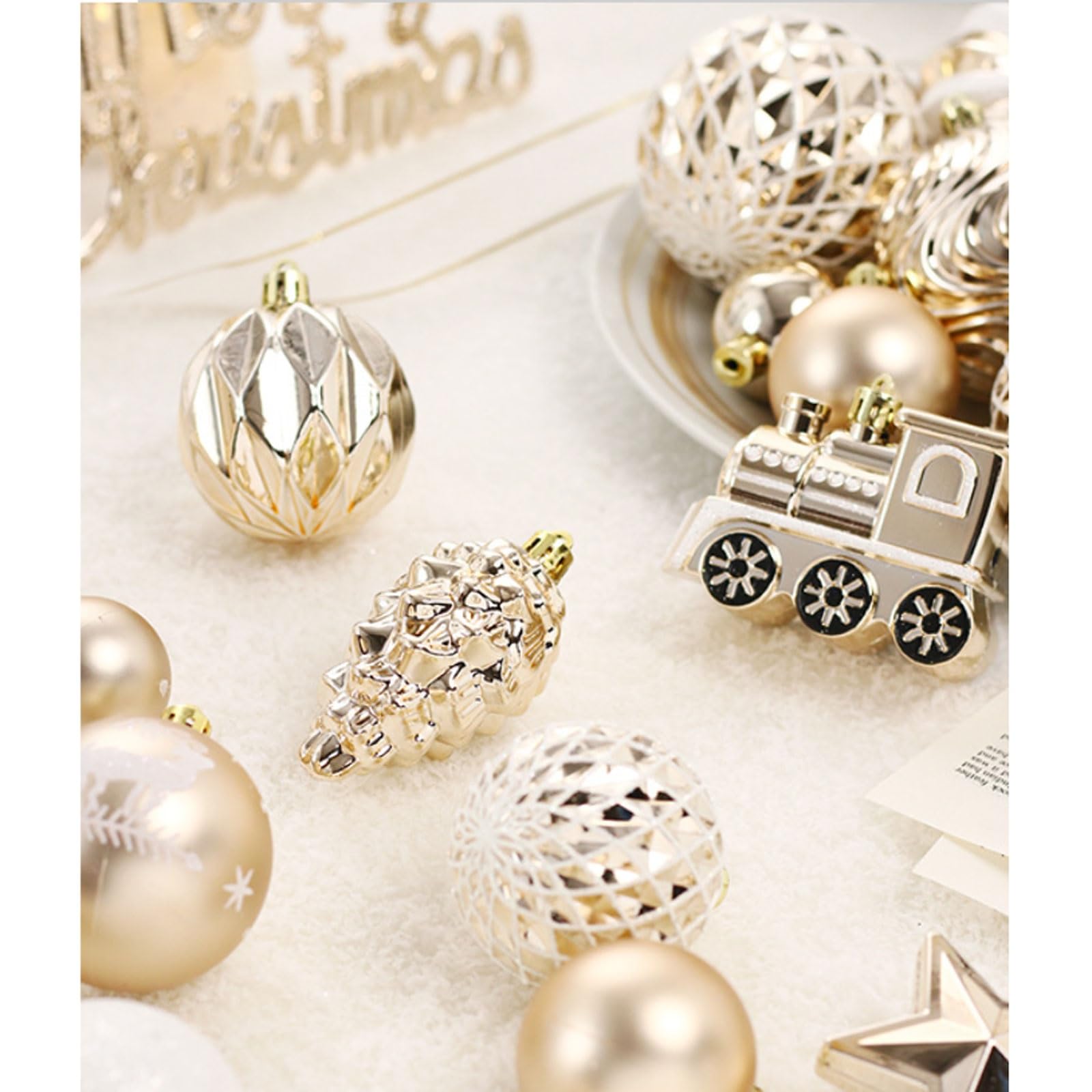 65-teiliges Weihnachtsbaumschmuck-Set, Verschiedene bruchsichere Kunststoffkugeln und „Frohe Weihnachten“-Schilder, dekorative Hängekugeln for Weihnachten(Gold)