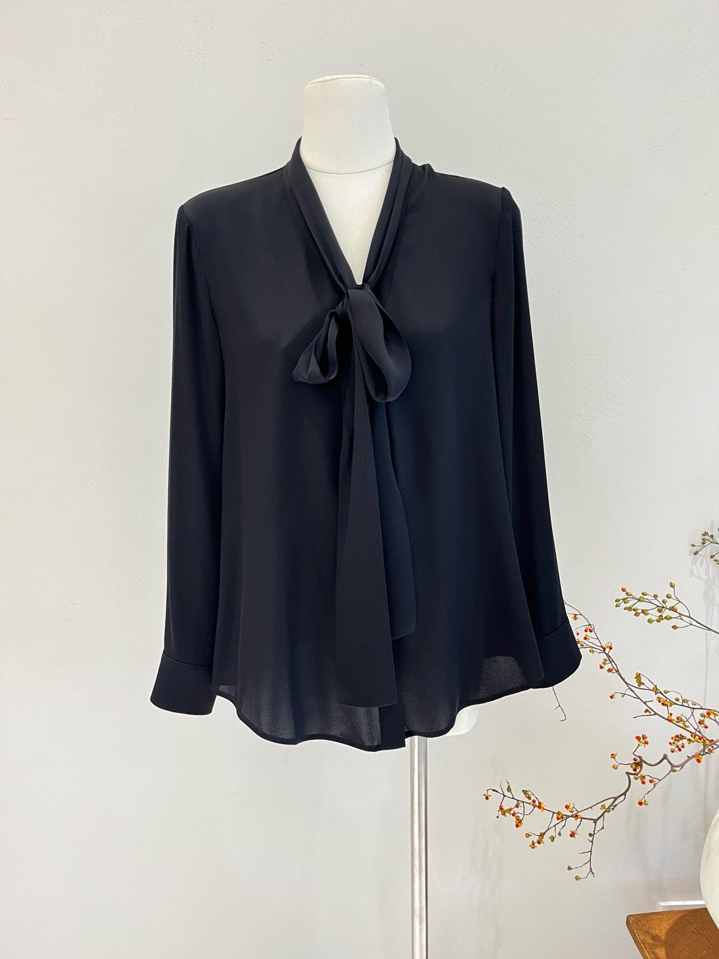 Blusa de Seda de Manga Larga con Nudo para Mujer