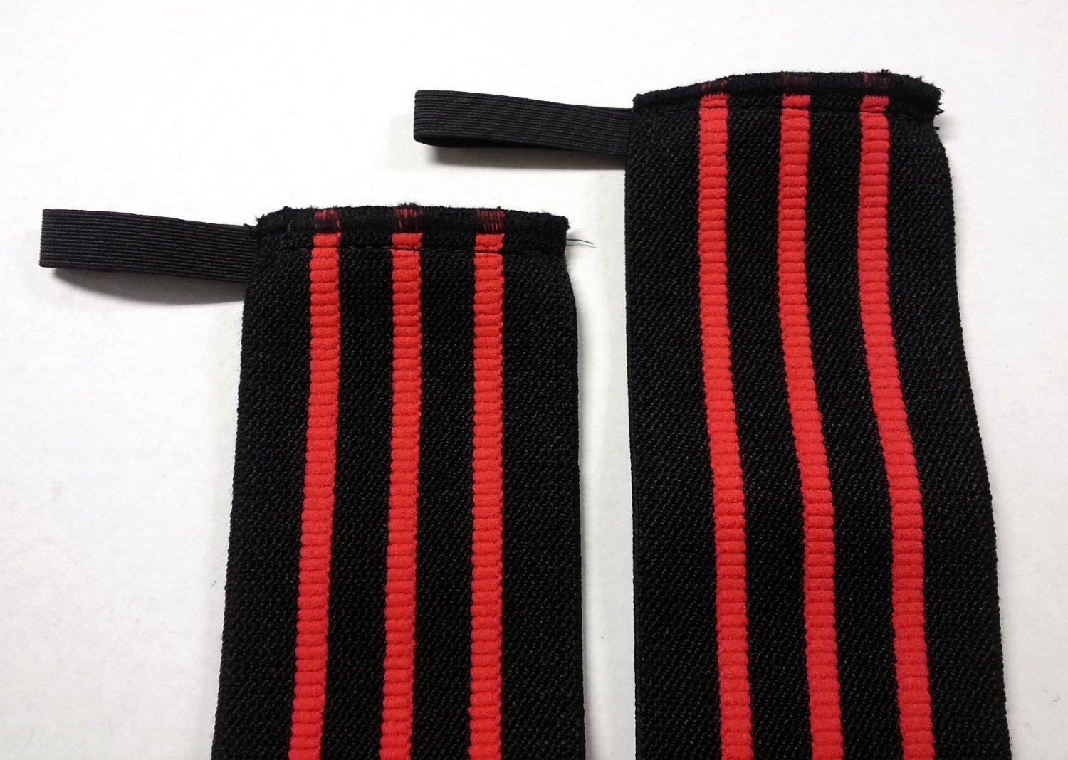 Haussements D'épaules Avec Haltères Standards Pour Les Hommes Et Les