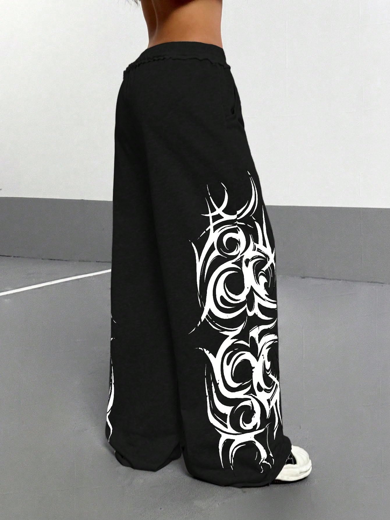 ZAFUL Womens Wide Leg Sweatpants Y2K Gothic Graffiti High Waisted Lounge Pants Athletic Joggers Pants with Pockets