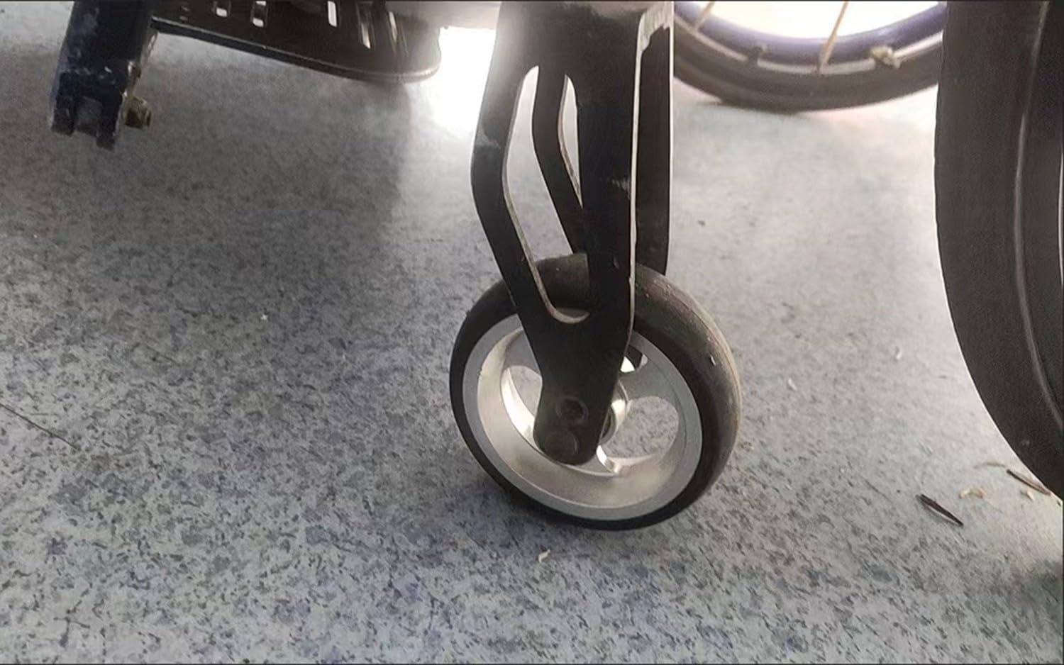 BLUEZY Ruote Anteriori per Sedia a Rotelle, Ruote per Sedia a Rotelle da 4/5 Pollici, Ruote in Gomma Antiscivolo, Accessori per Carrozzina Disabili per Sedia da Ufficio C,5in