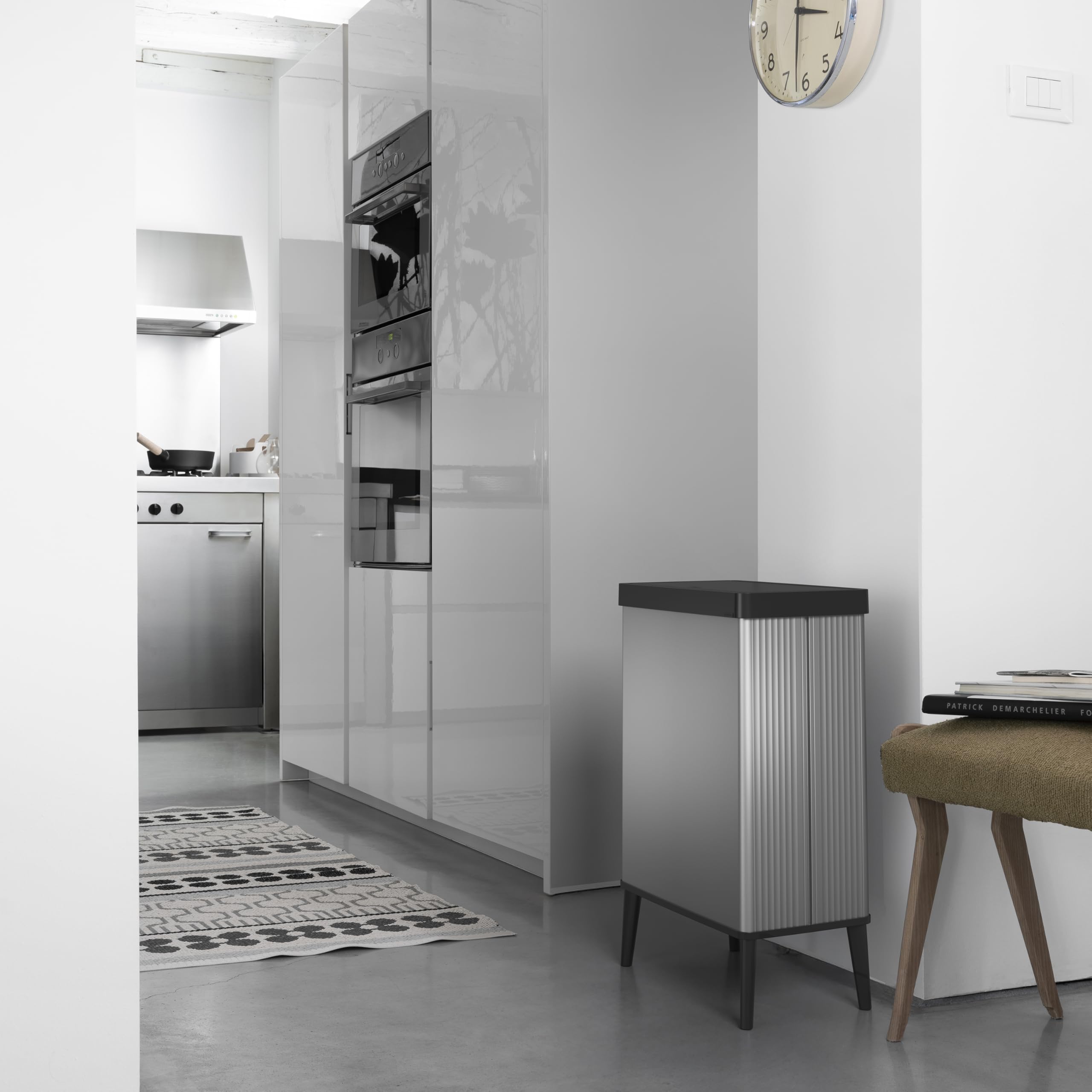 Curver Verto Cubo de basura alto 54 L 43.5x26.5x68.7cm tapa a presión plata perlada