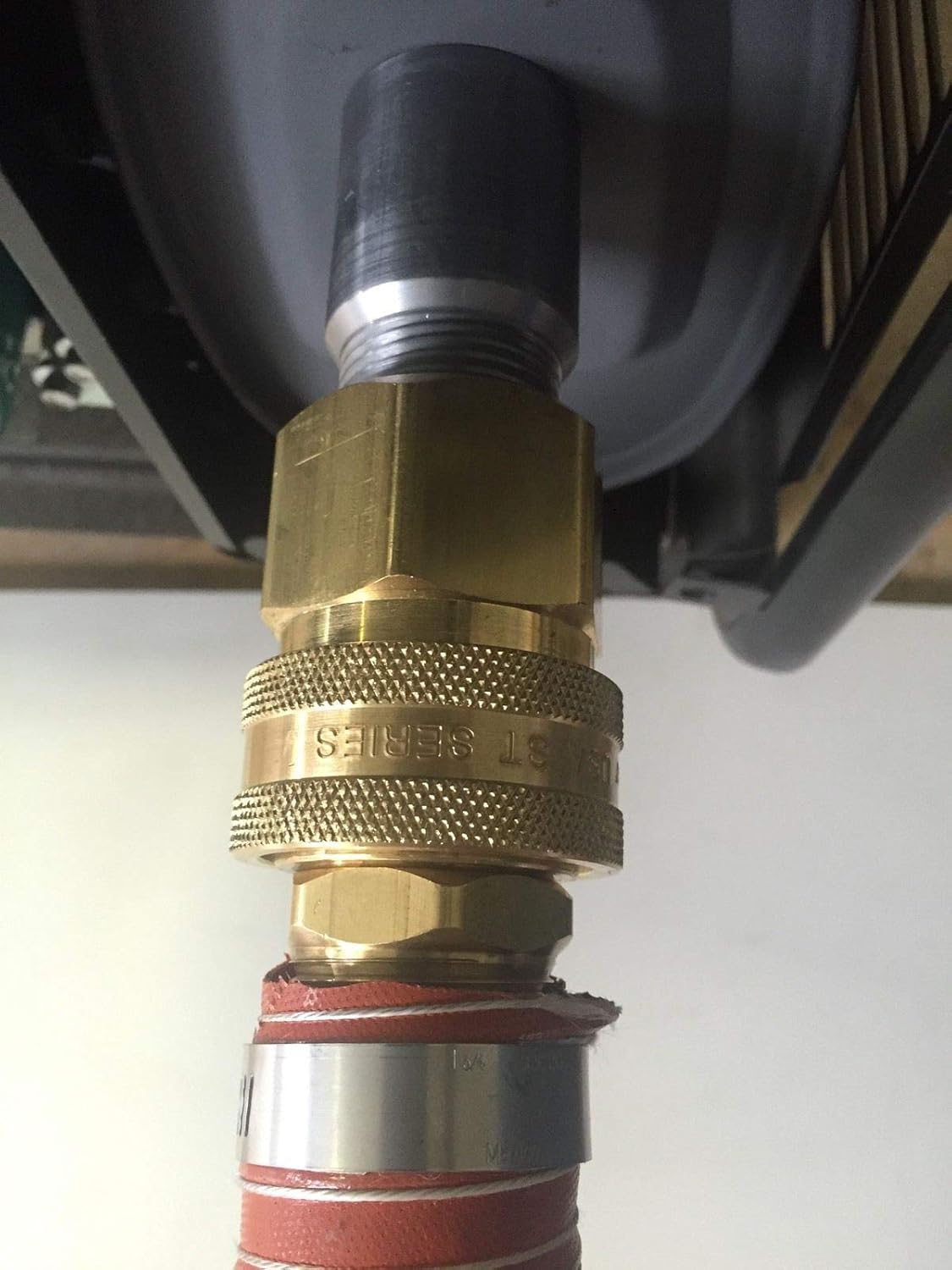 GenExhaust Universal Generator Large Exhaust Port 11/2