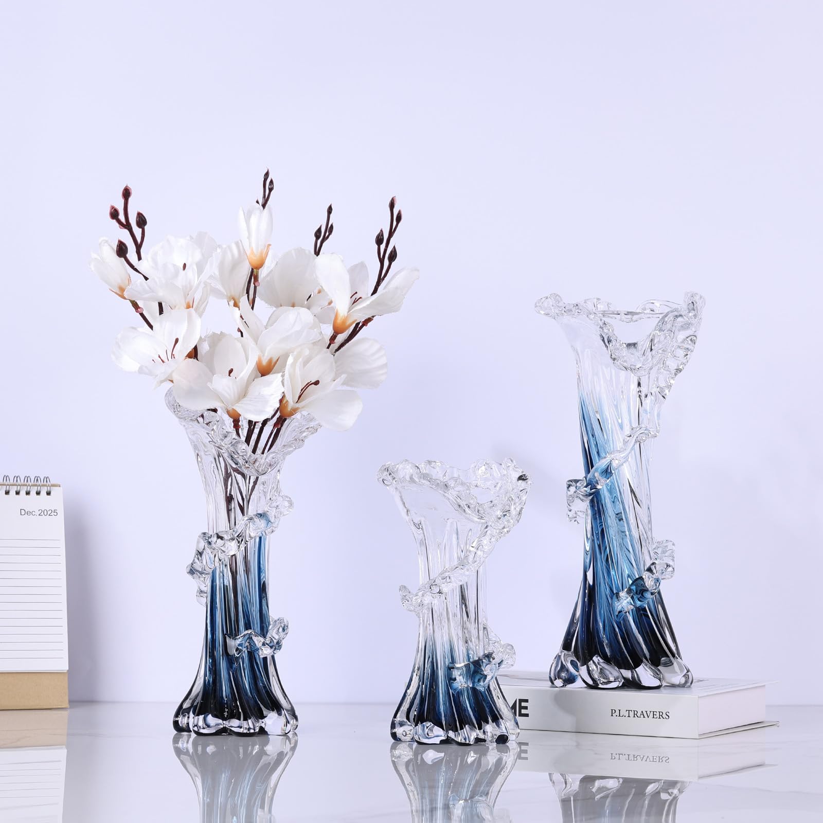 Vase en verre soufflé à la main bleu, art unique, magnifique vase en verre océan pour la maison, centre de table, table basse de salon, décoration de bureau - 24,9 cm H (moyen)