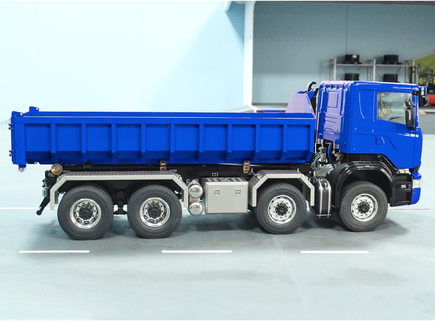 1/14 RC Hydraulic Full Dump Truck 8X8 Roll-Off Dumper Trucks 3-Speed Transmission Standard Bucket Sound Light I6S Radio Controller Differential Lock Axles(Blue)