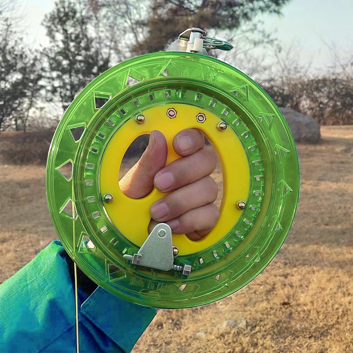 Namvo Enrouleur de Ligne de cerf-Volant pour Cerfs-Volants, prêt à Assembler, avec Ligne Robuste de 400 m et Clip, pour Les activités de Plein air de Tous âges, Facile à utilise