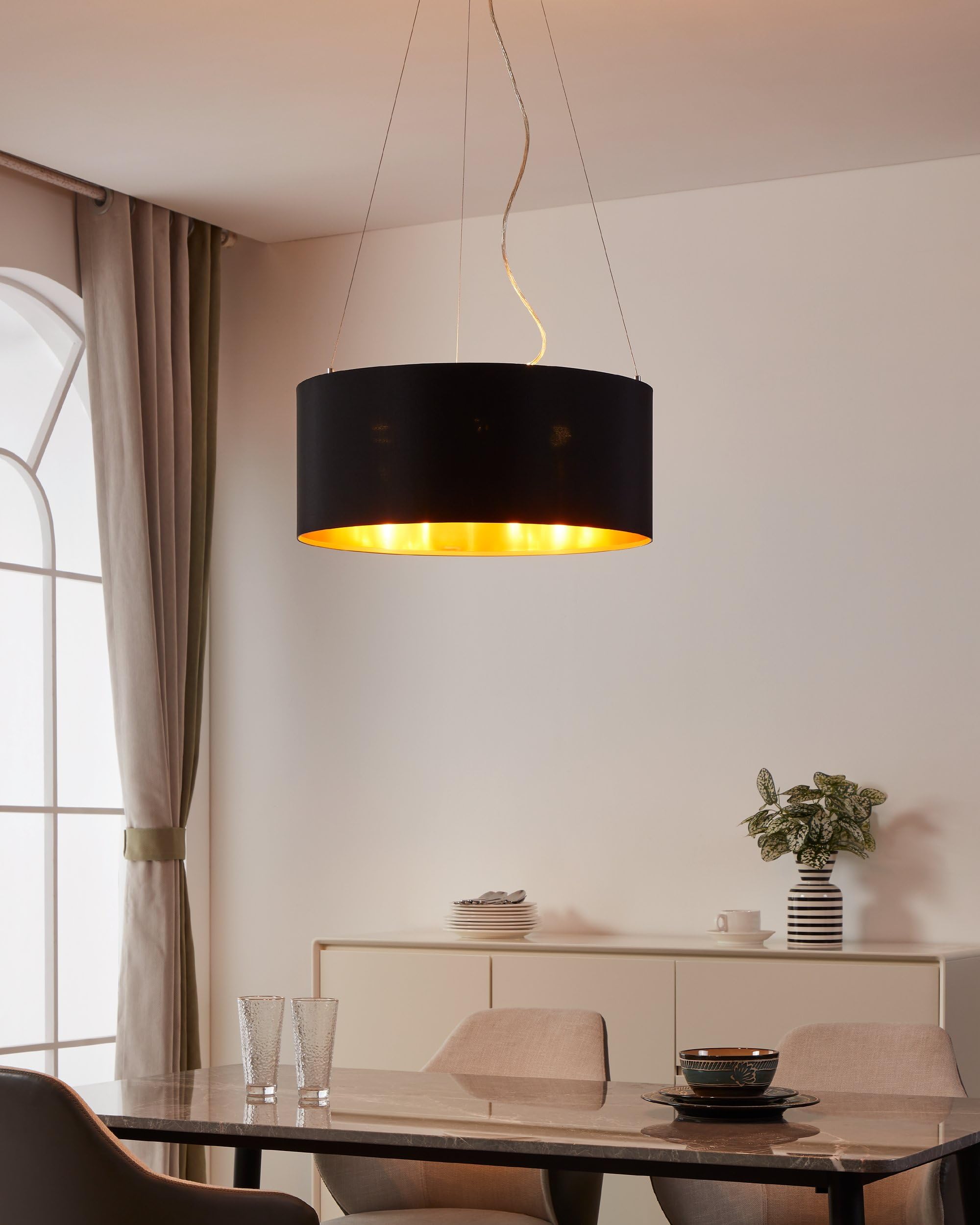 EGLO Pendellampe Maserlo, 3 flammige Textil Pendelleuchte | Hängeleuchte aus Stahl in Silber und Stoff in Schwarz und Gold, E27 Fassung, Ø 53 cm