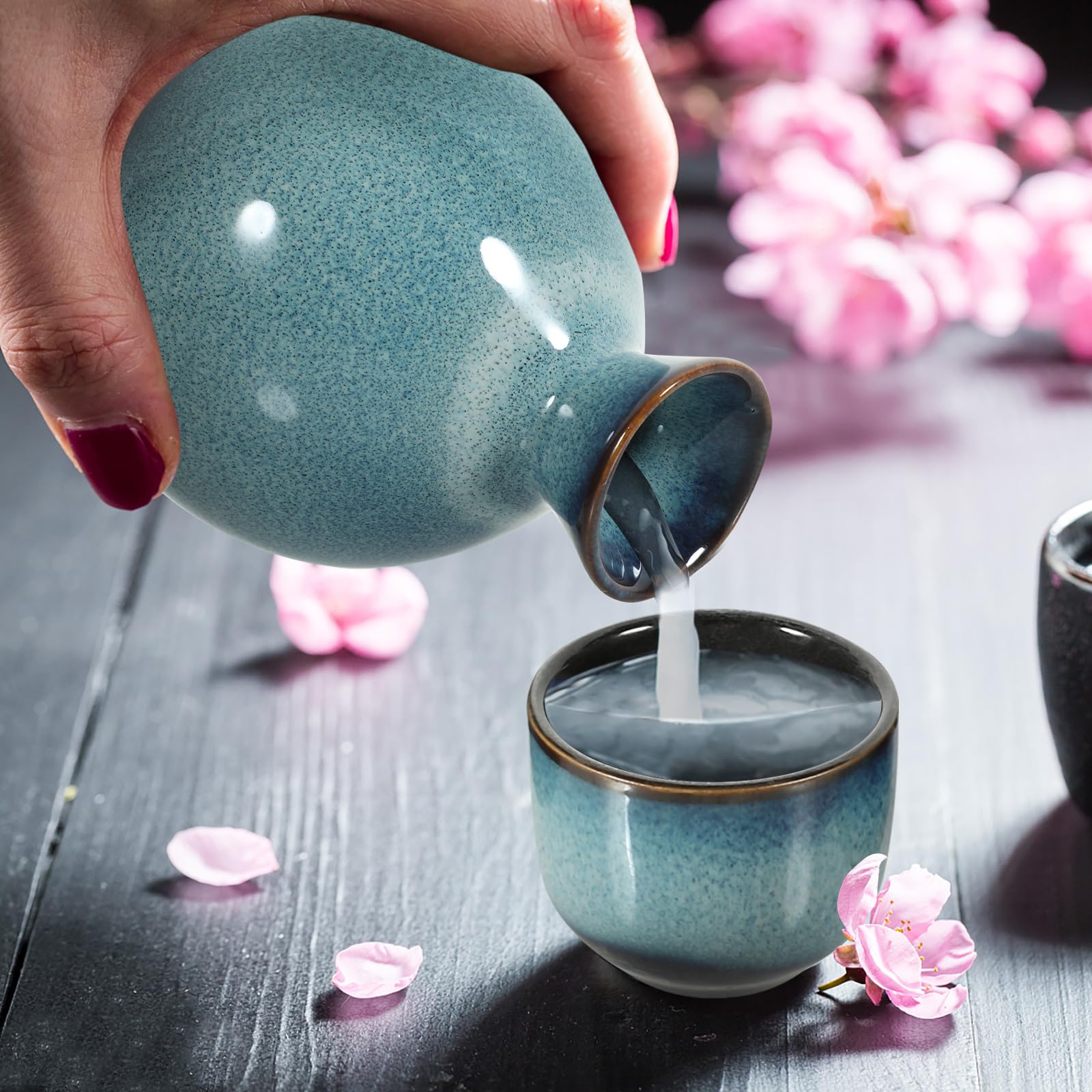 PATKAW Set de Tasses à Saké Vintage et Bouilloire à Saké de Style Japonais en Céramique à Finition Opaline, Sûr à Utiliser, Couleur Aléatoire pour Hôtels et Restaurants