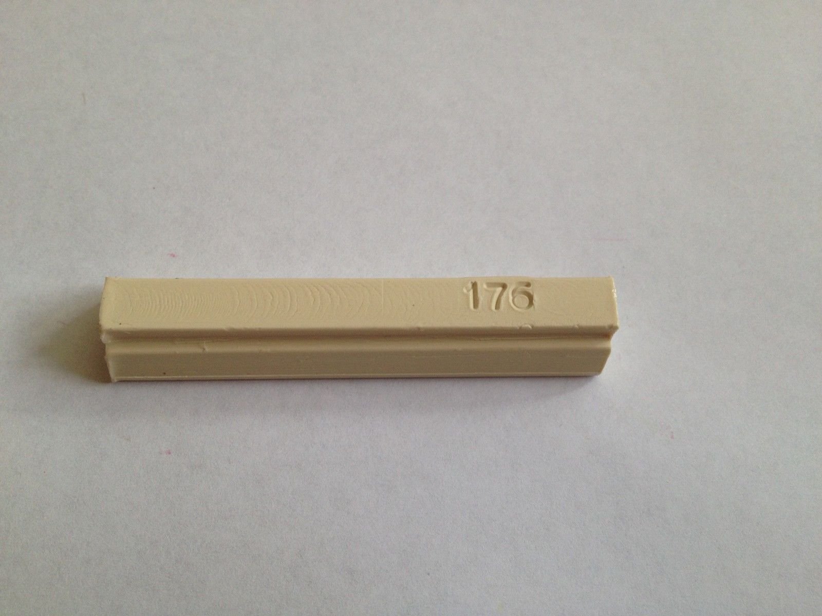 Soft Wax Filler Stick Light Maple Soft Wax Wood Filler Scratch Repair Stick - 176