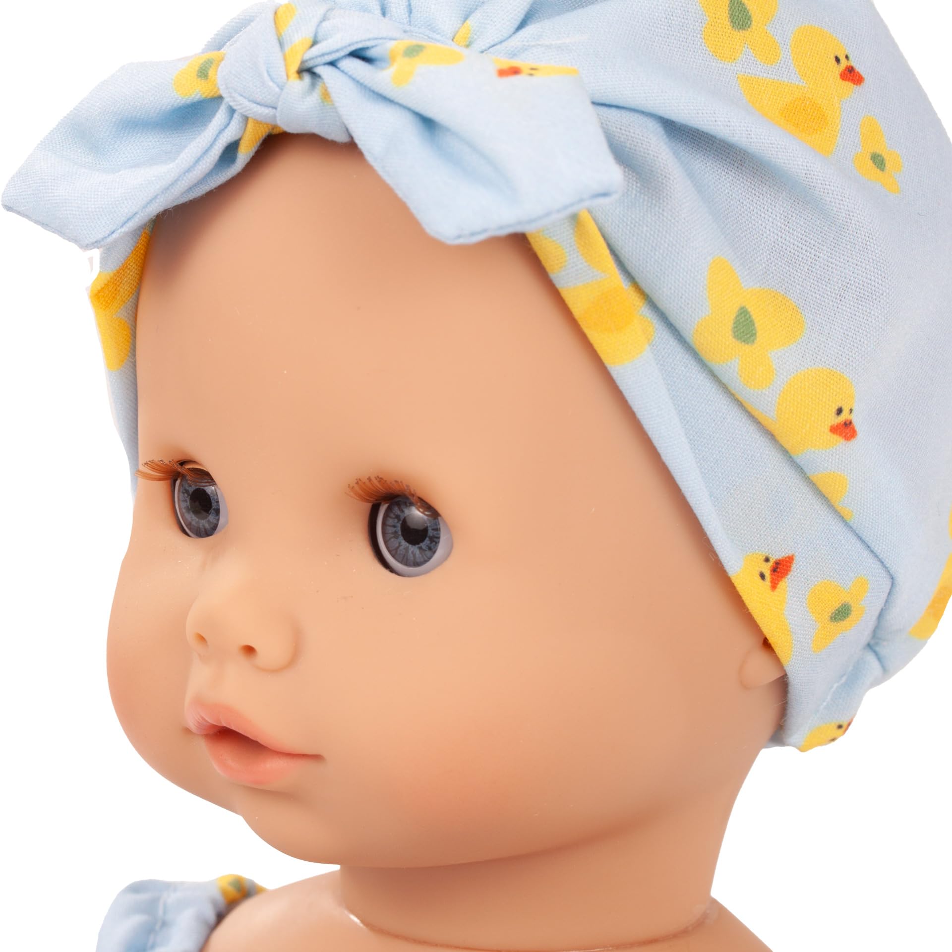 Götz 2653163 Sleepy Aquini Girl Set Little Duck Puppe 33 cm Badepuppe 9-TLG | für Kinder ab 3 Jahren, Babypuppe, ohne Haare, Hartkörper, blaue Schlafaugen, Trink-/Töpfchenfunktion, Badewanne und Badeente