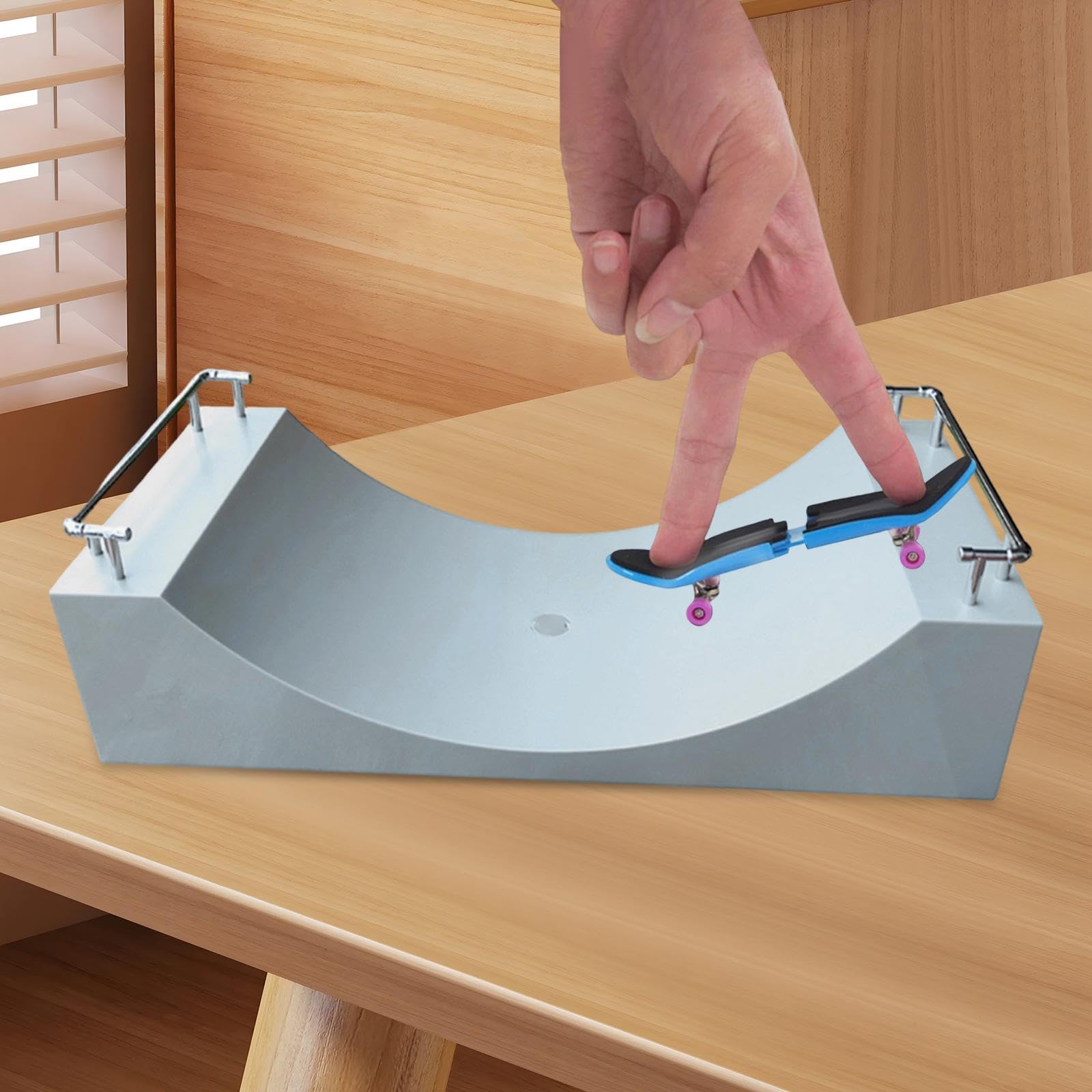 Generic Mini Rampe de Mini-skateboard pour Les Doigts, Jeu de Skate Interactif et Portable, pour Le Développement Des Compétences, Outil D'entraînement Ro