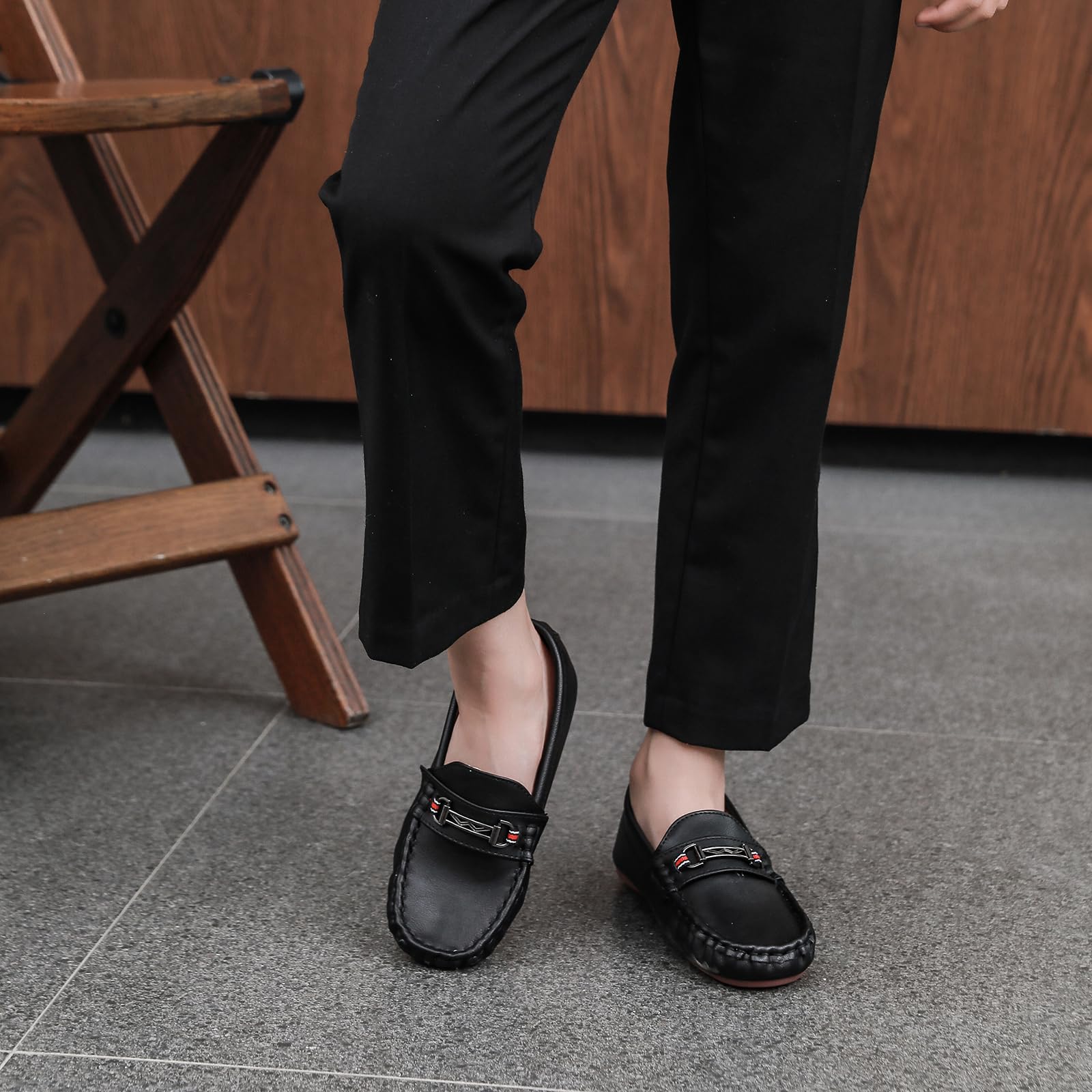 WUIWUIYU Garçon Fille Slip on Penny Loafer Confortable Décontracté L'école Plates Mocassins Chaussures habillées pour l'école