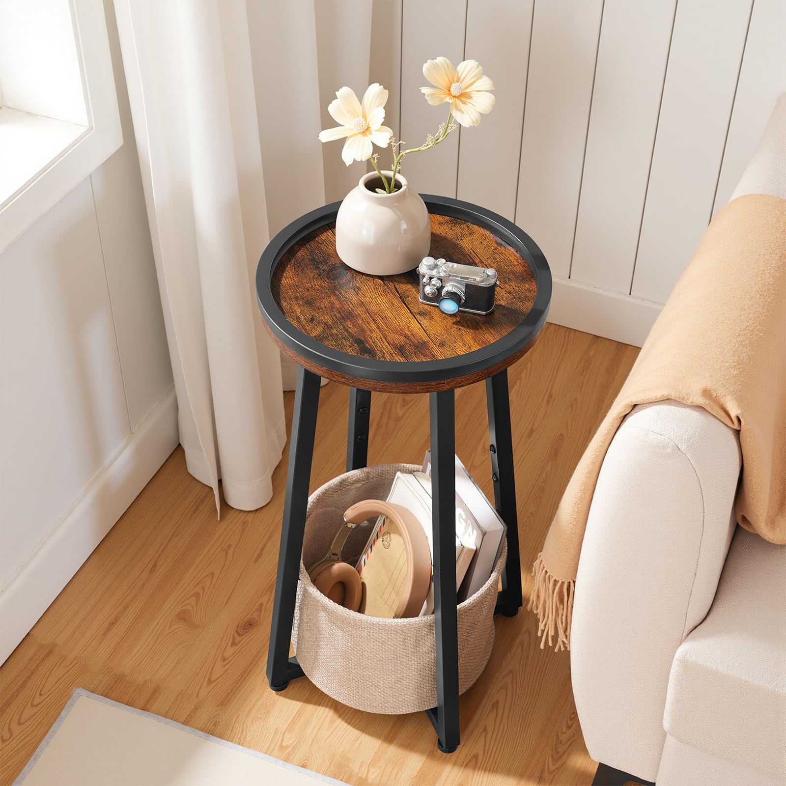 HOOBRO Mesa Auxiliar Redonda de 2 Niveles, Mesita de Noche Pequeña con Borde Elevado, con Cesta de Tela Beige para Espacios Pequeños, Sala de Estar, Dormitorio, Piso, Marrón Rústico EBF183BZ01