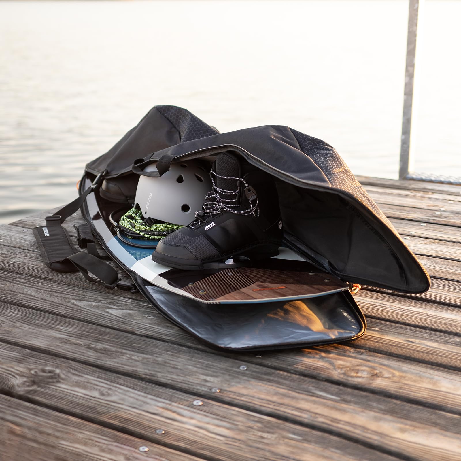 MESLE Borsa per Wakeboard e Kiteboard Quest Padded, Fino a 146 cm con Attacco, Imbottita, Borsa Nera