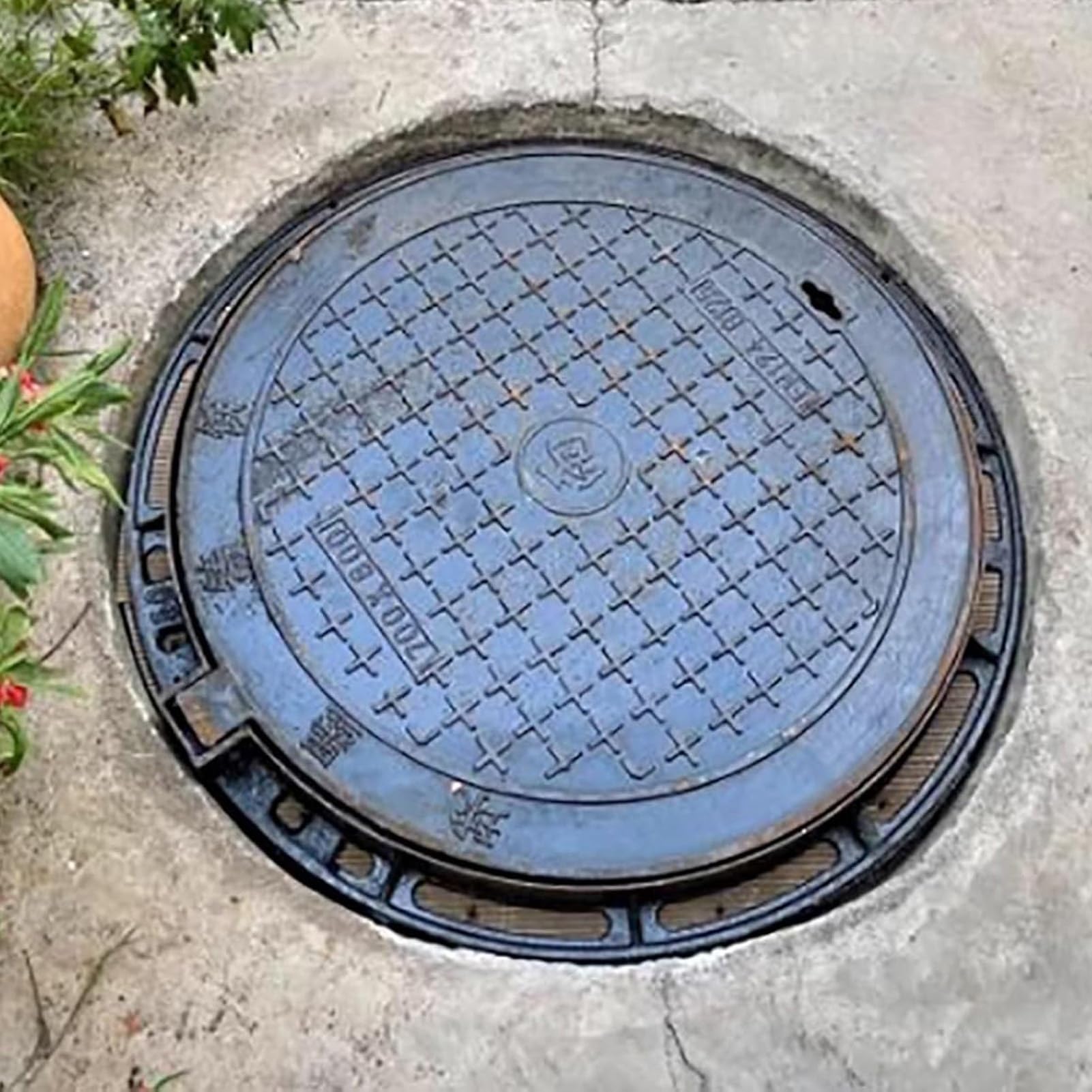 Couvercle de regard rond en fonte avec cadre pour fosse septique