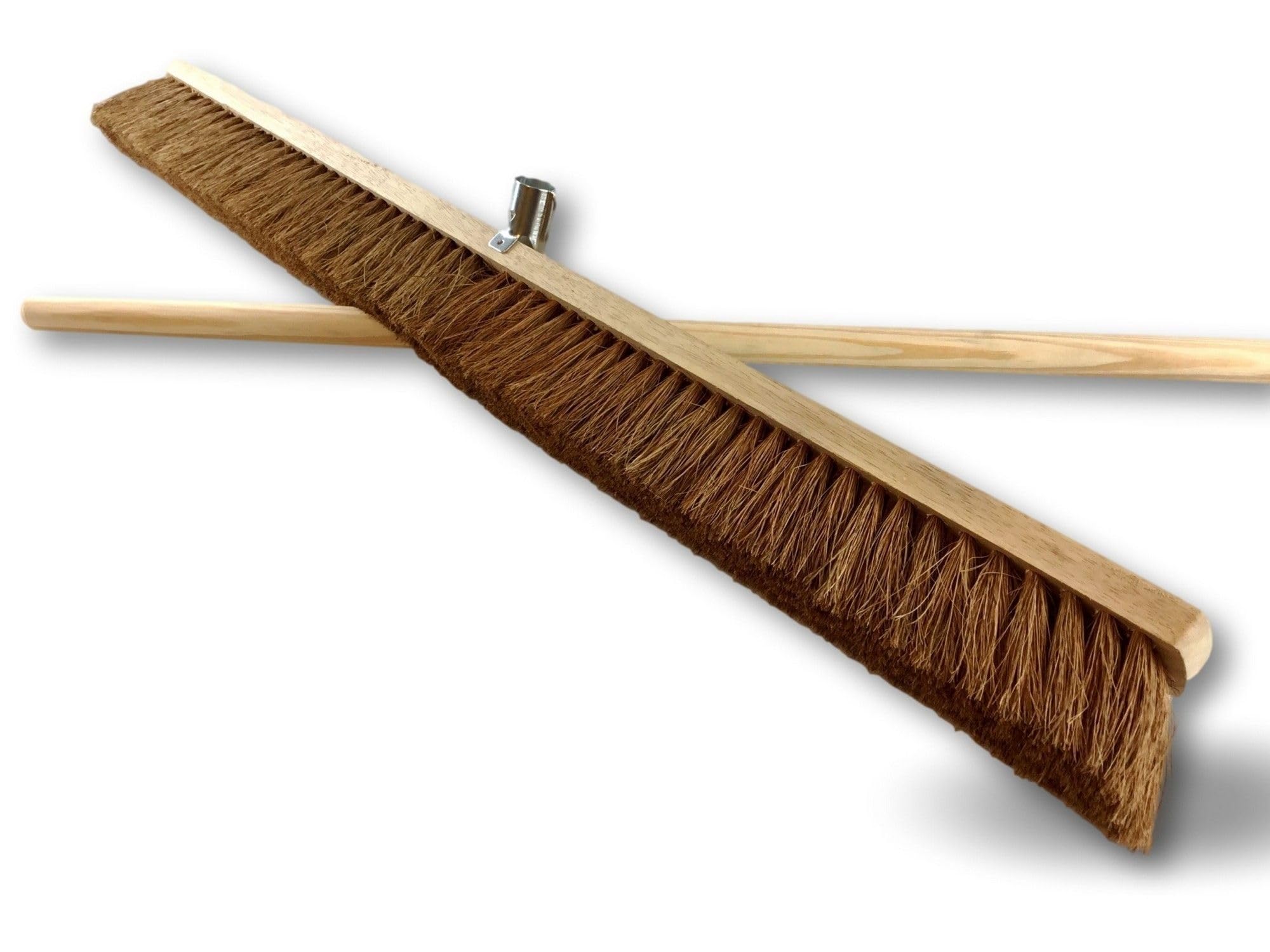Straßenbesen mit Stiel | Außenbereich | Länge 100 cm | Borsten aus Naturfaser Kokos | Holzsockel | Verschraubte Metallhülse Ø 28 mm | Kibros 2090M | Füllung Kokos natur, 90 cm, Holzgriff inklusive, Holzsohle, schraubbare Hülse, Außenbahn