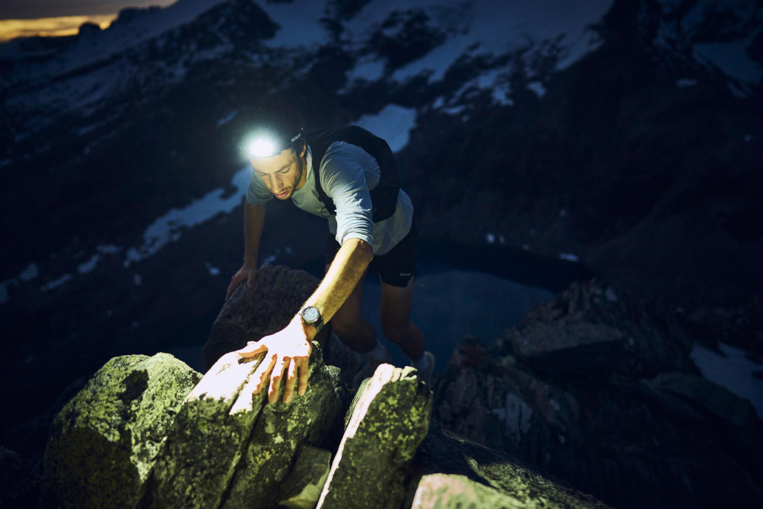 Moonlight - Linterna frontal LED (800 lúmenes, hasta 40 horas de autonomía, incluye batería recargable, Bright As Day 800, para trail running, senderismo, exterior, deporte y trabajo)